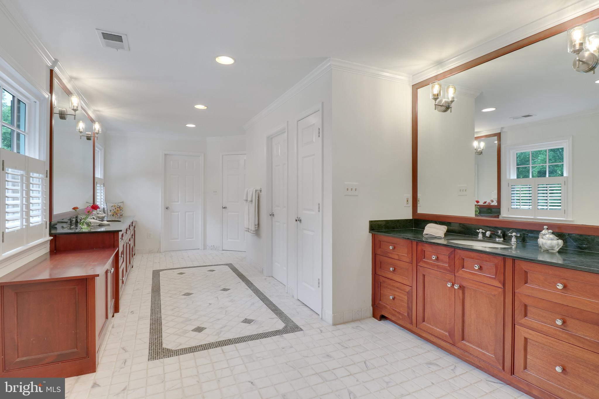 WOODSIDE ESTATES - Residential