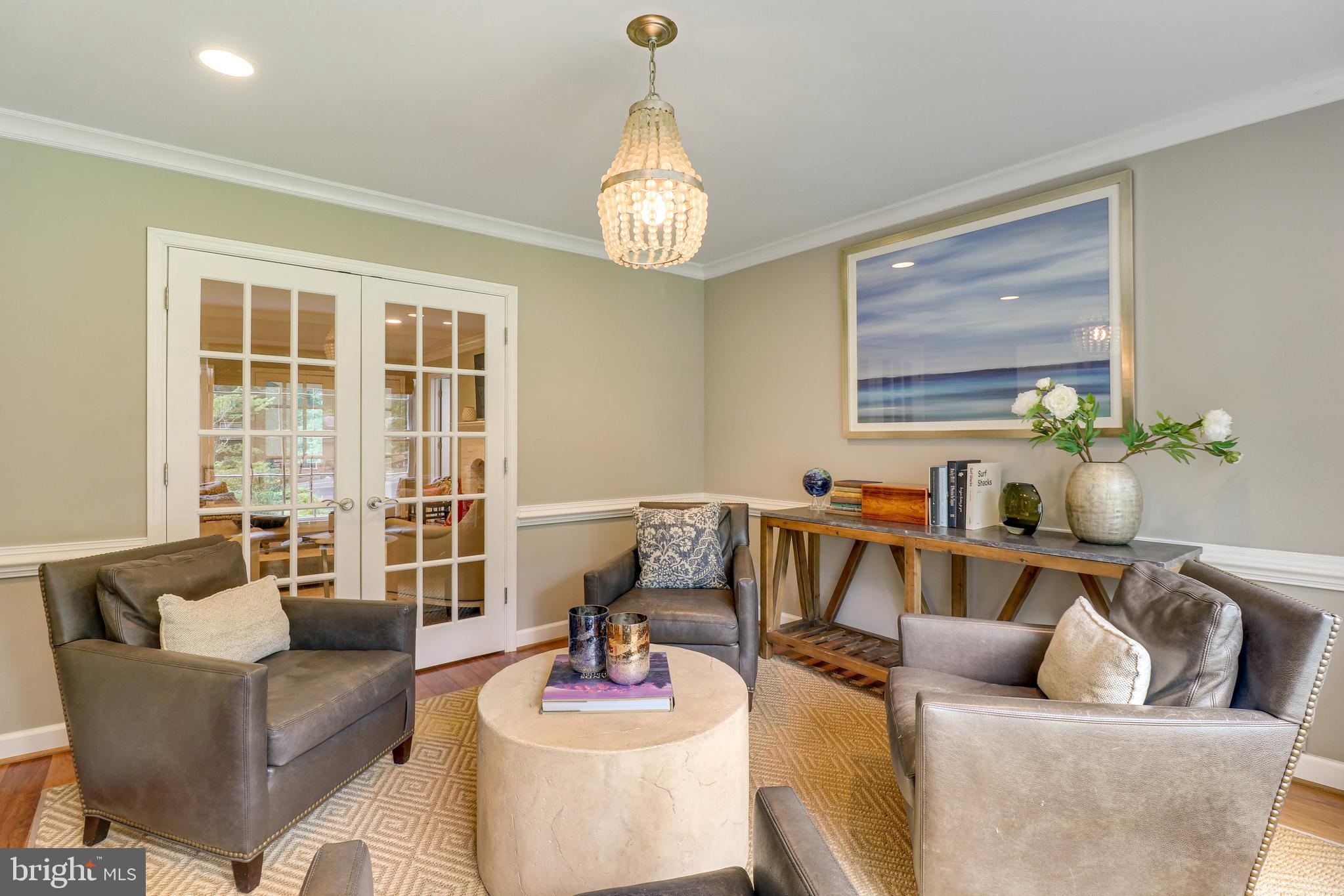 WOODSIDE ESTATES - Residential