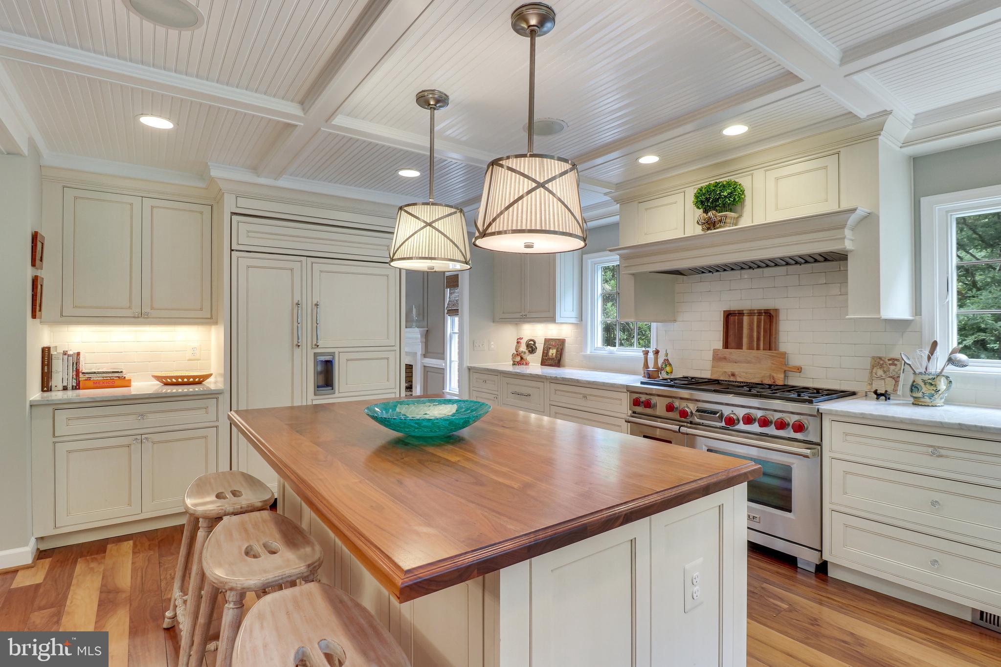 WOODSIDE ESTATES - Residential