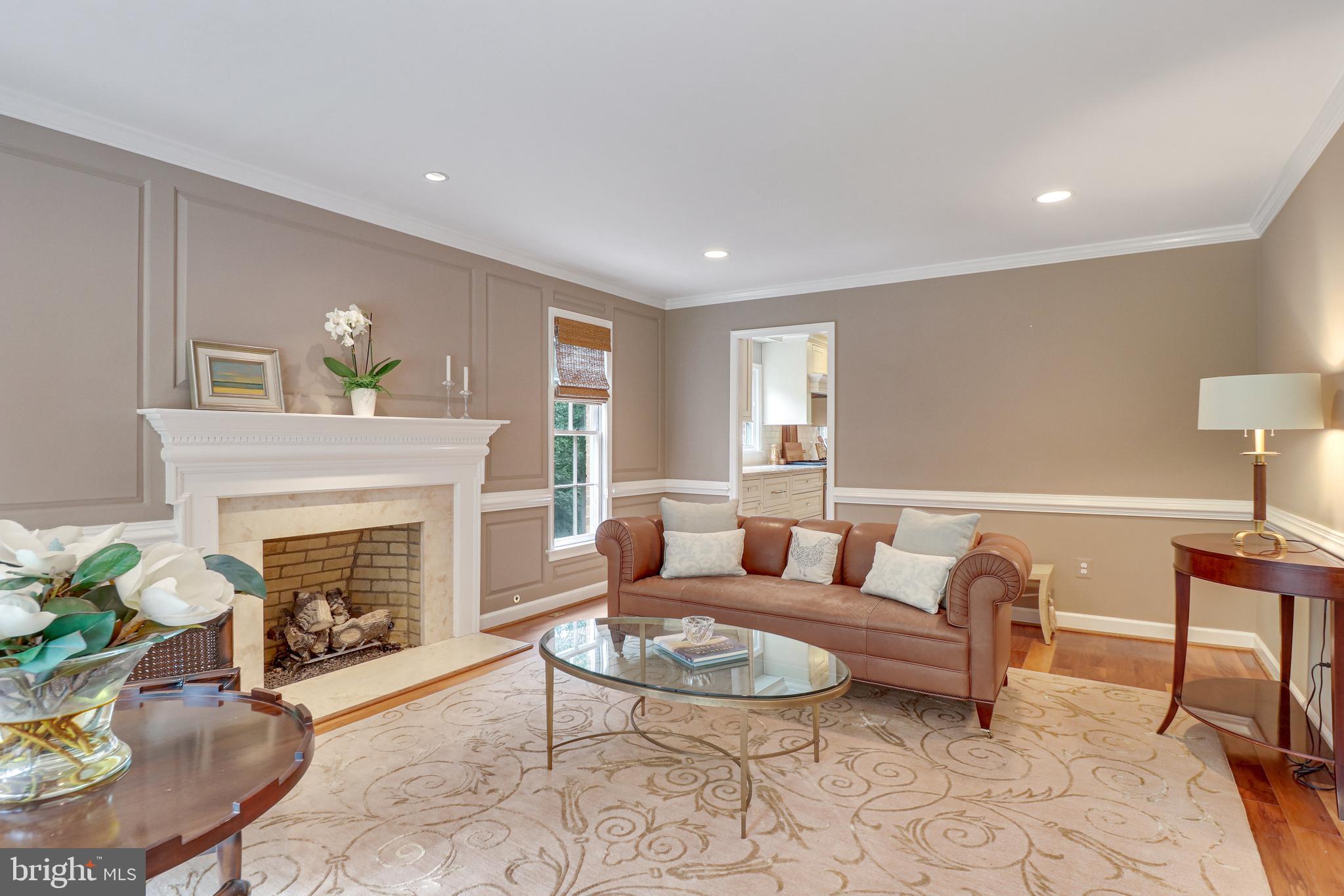 WOODSIDE ESTATES - Residential