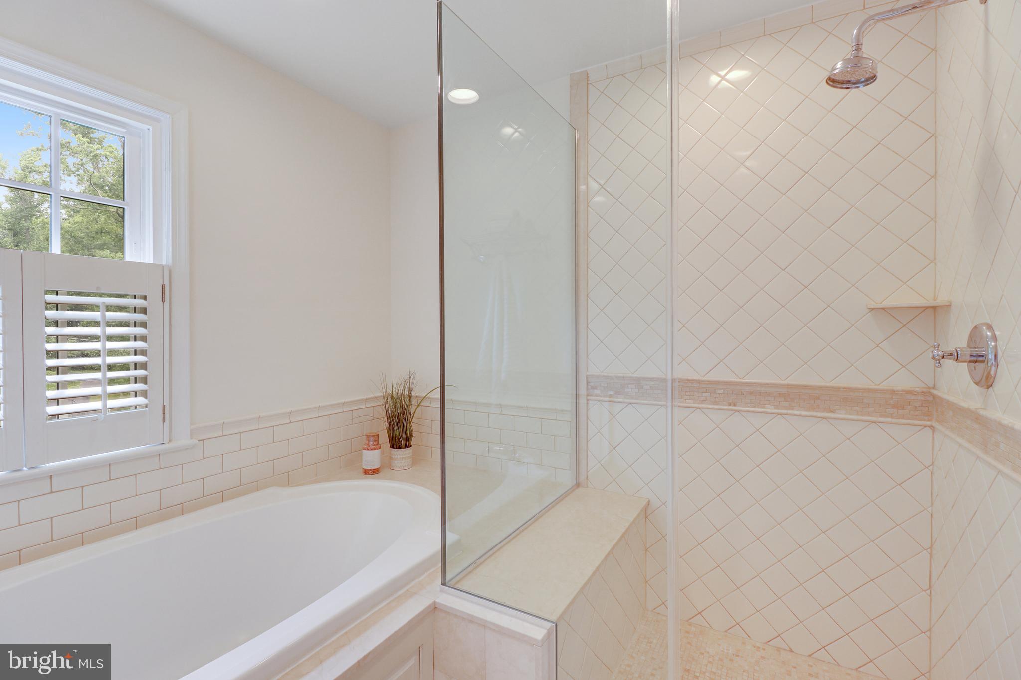 WOODSIDE ESTATES - Residential