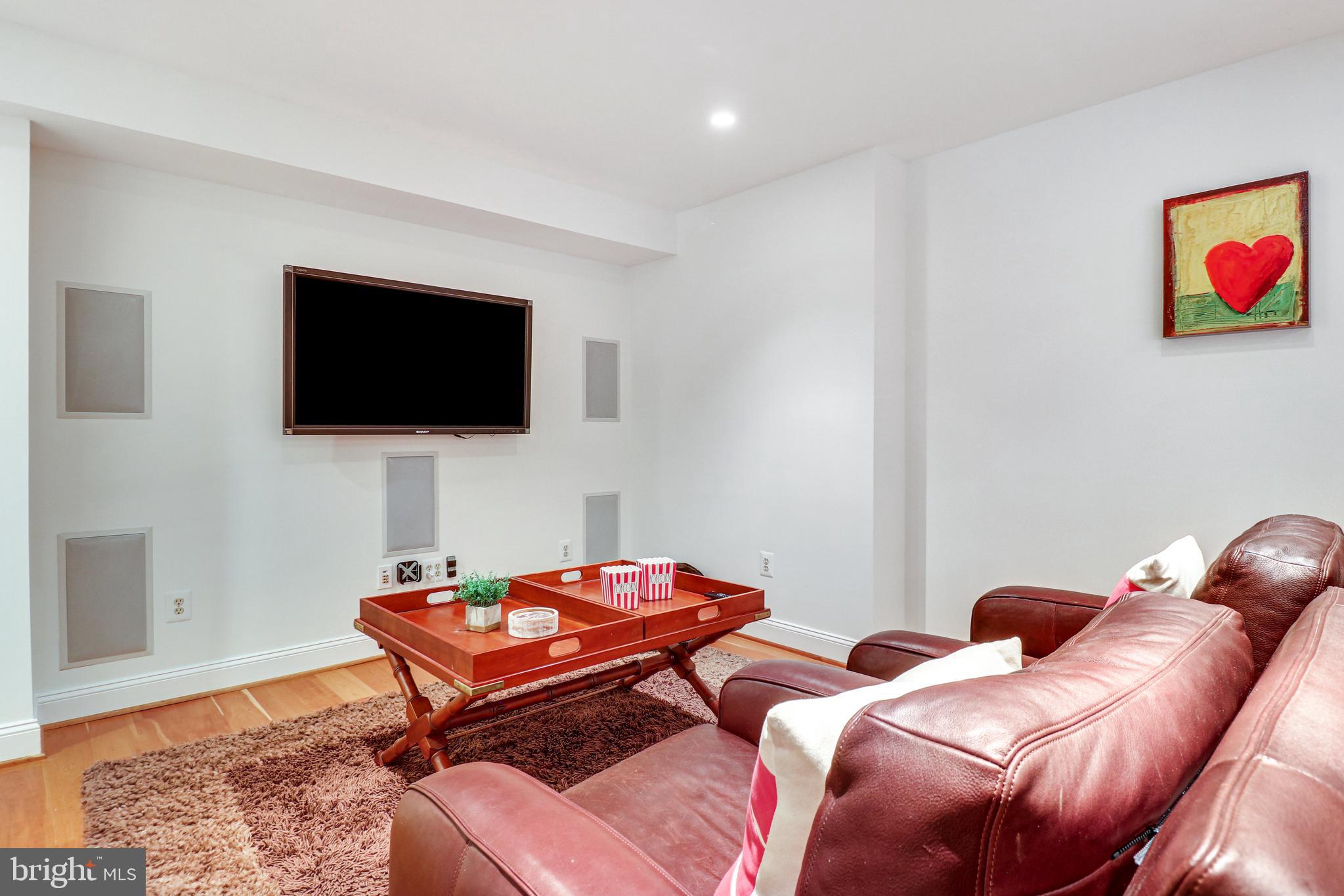 WOODSIDE ESTATES - Residential