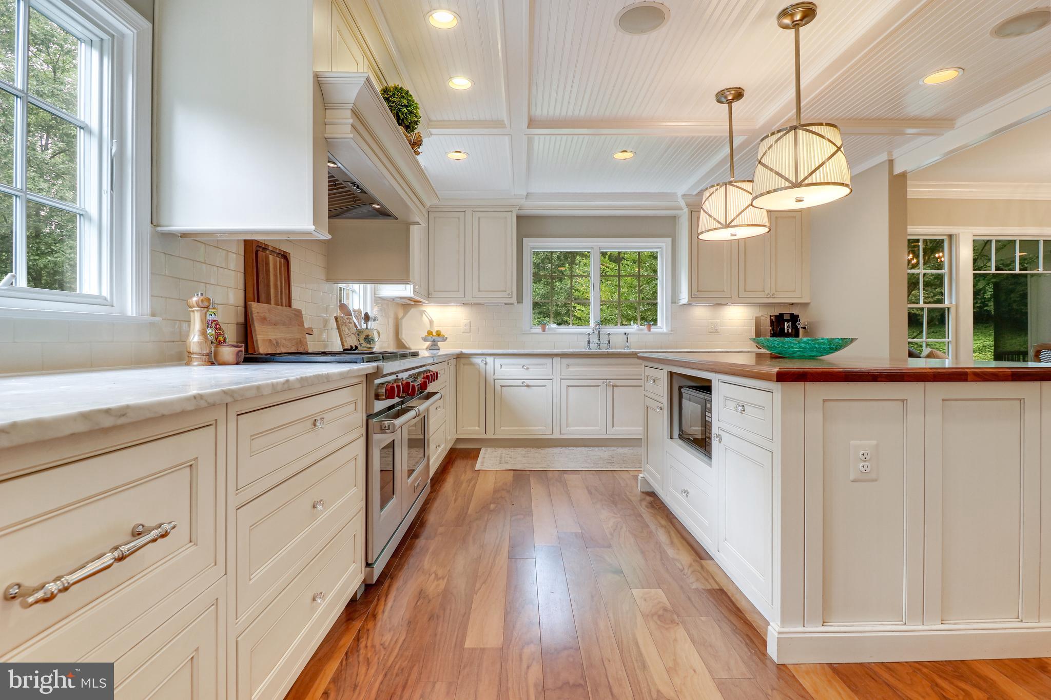 WOODSIDE ESTATES - Residential