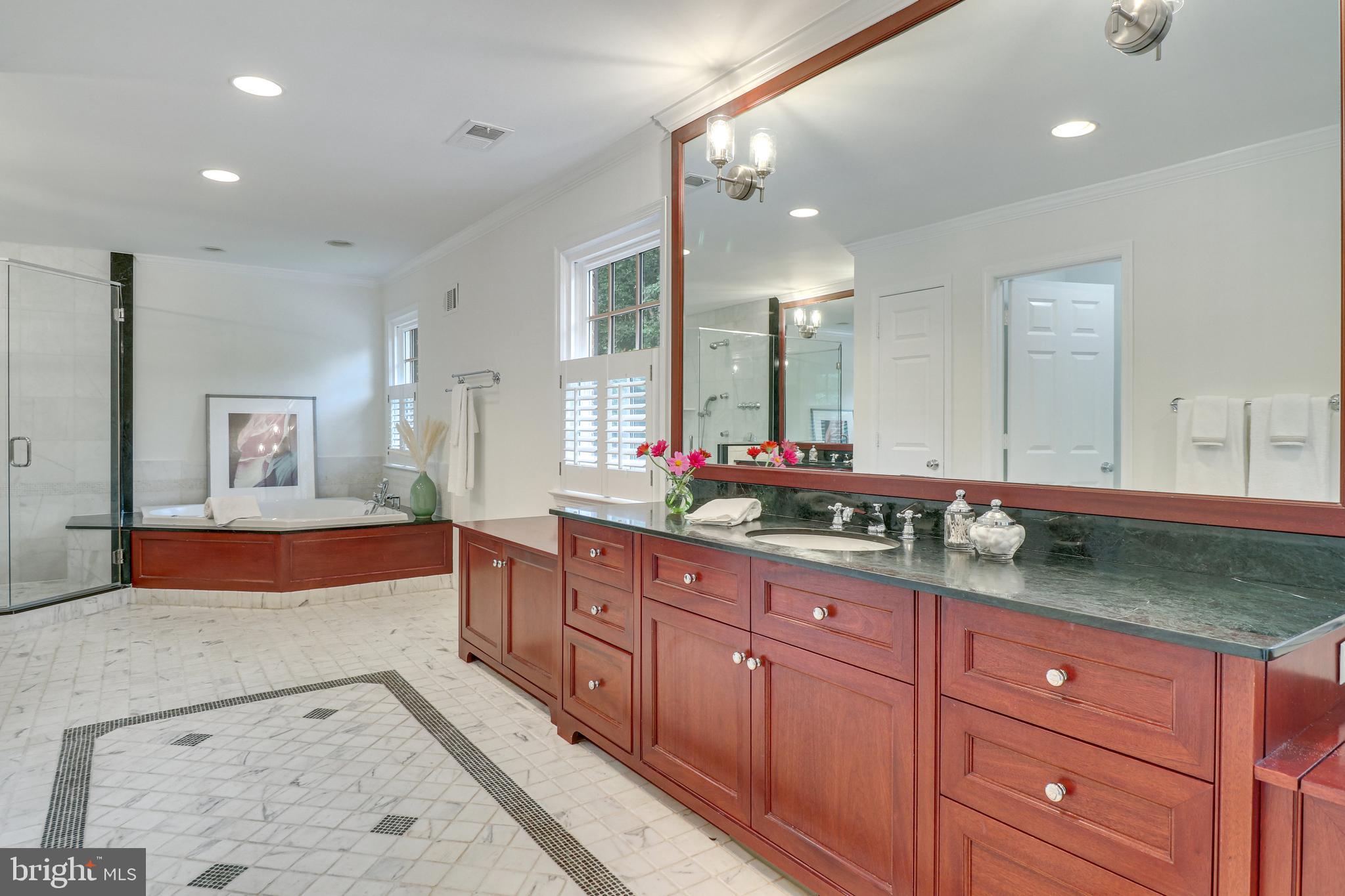 WOODSIDE ESTATES - Residential