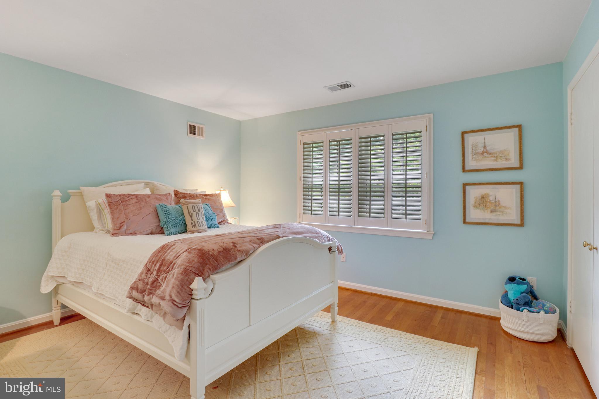 WOODSIDE ESTATES - Residential