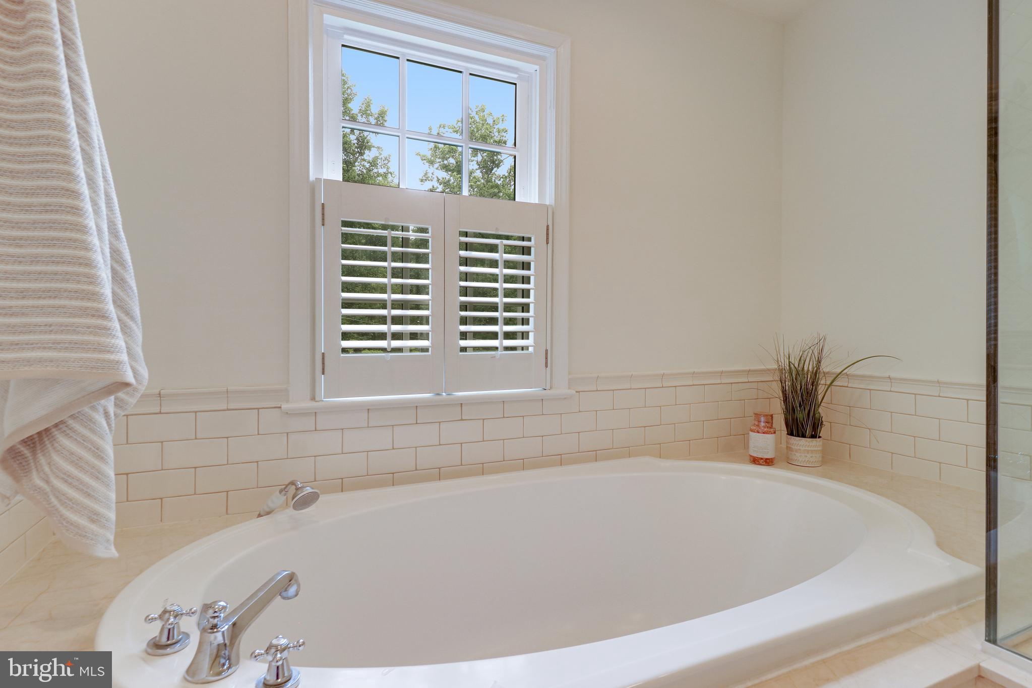 WOODSIDE ESTATES - Residential