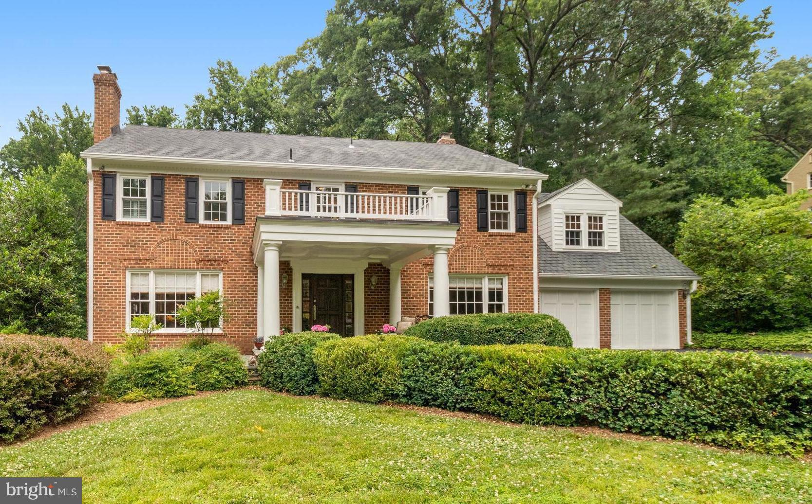 WOODSIDE ESTATES - Residential