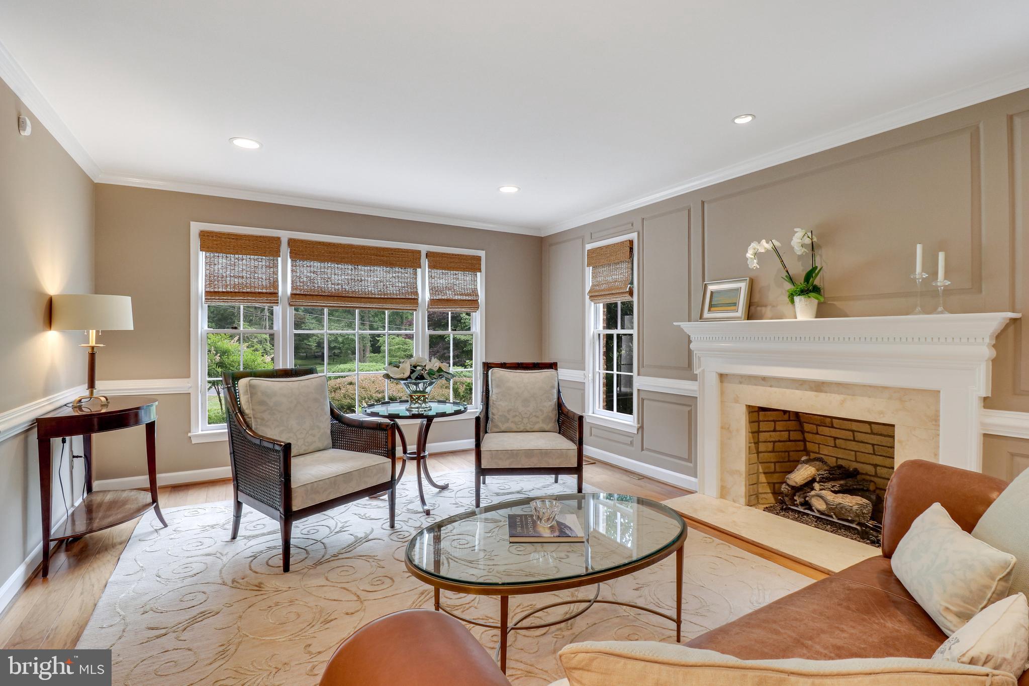 WOODSIDE ESTATES - Residential