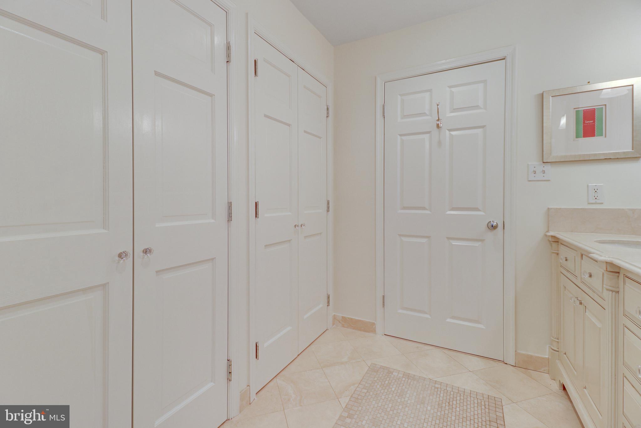 WOODSIDE ESTATES - Residential