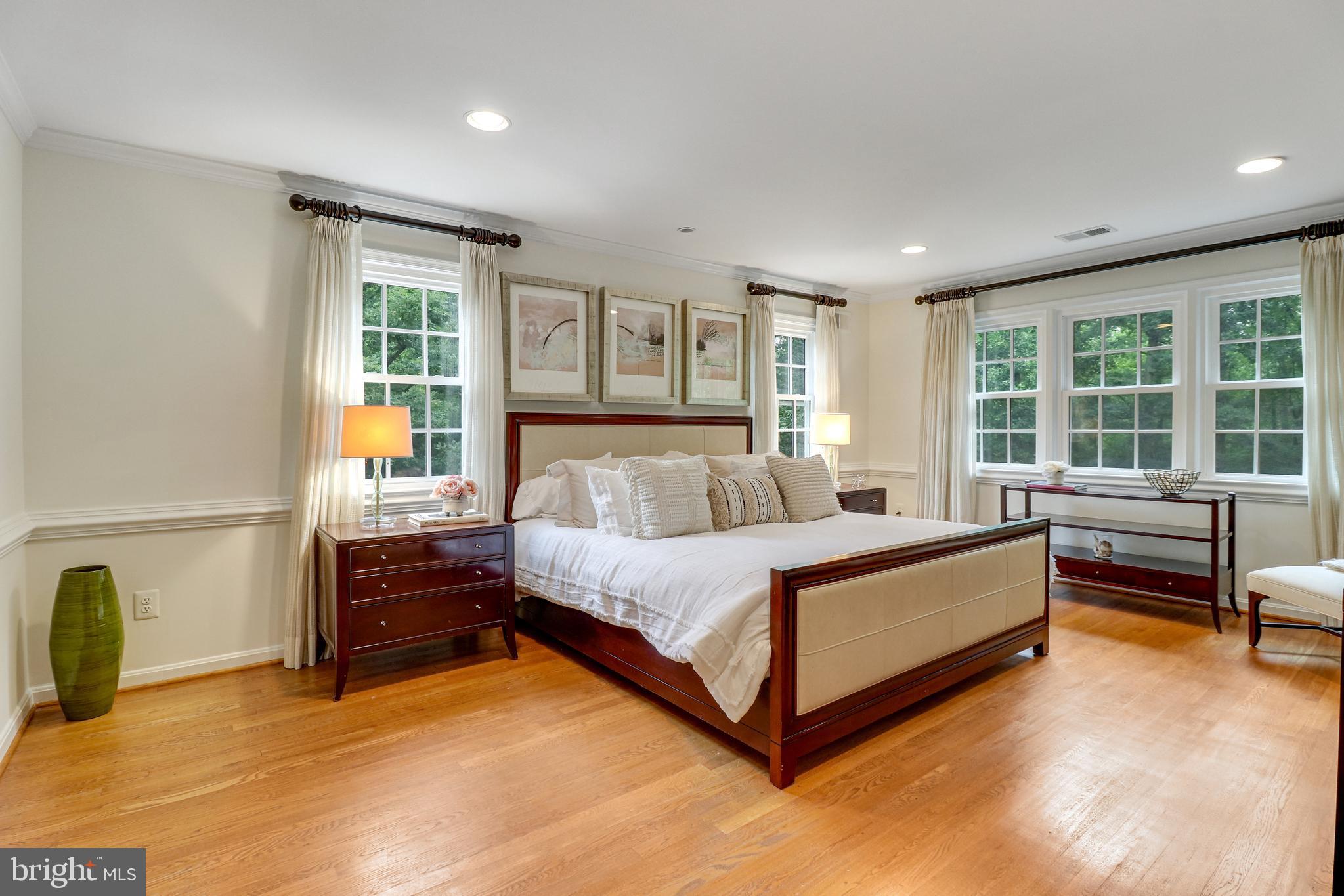 WOODSIDE ESTATES - Residential