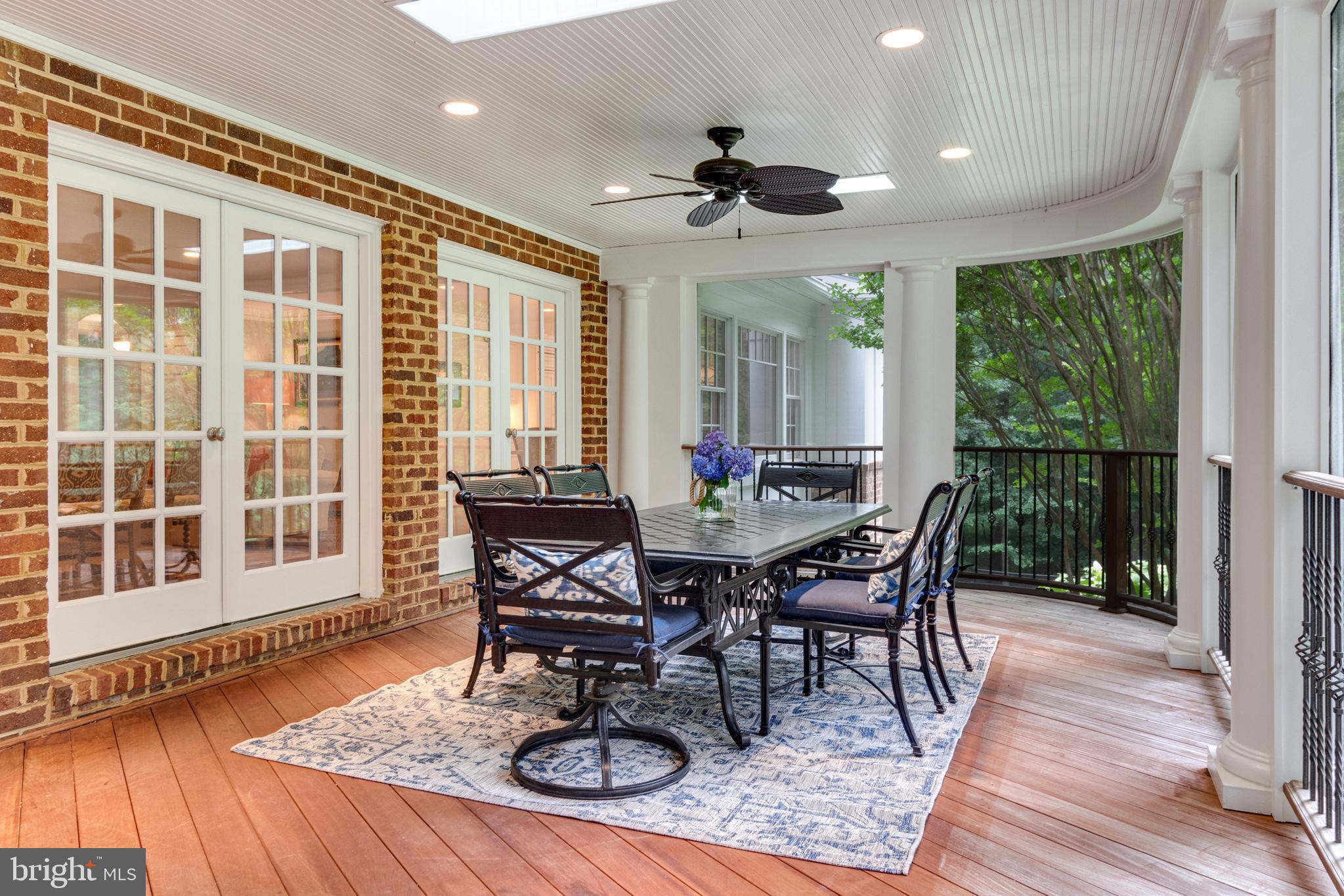 WOODSIDE ESTATES - Residential