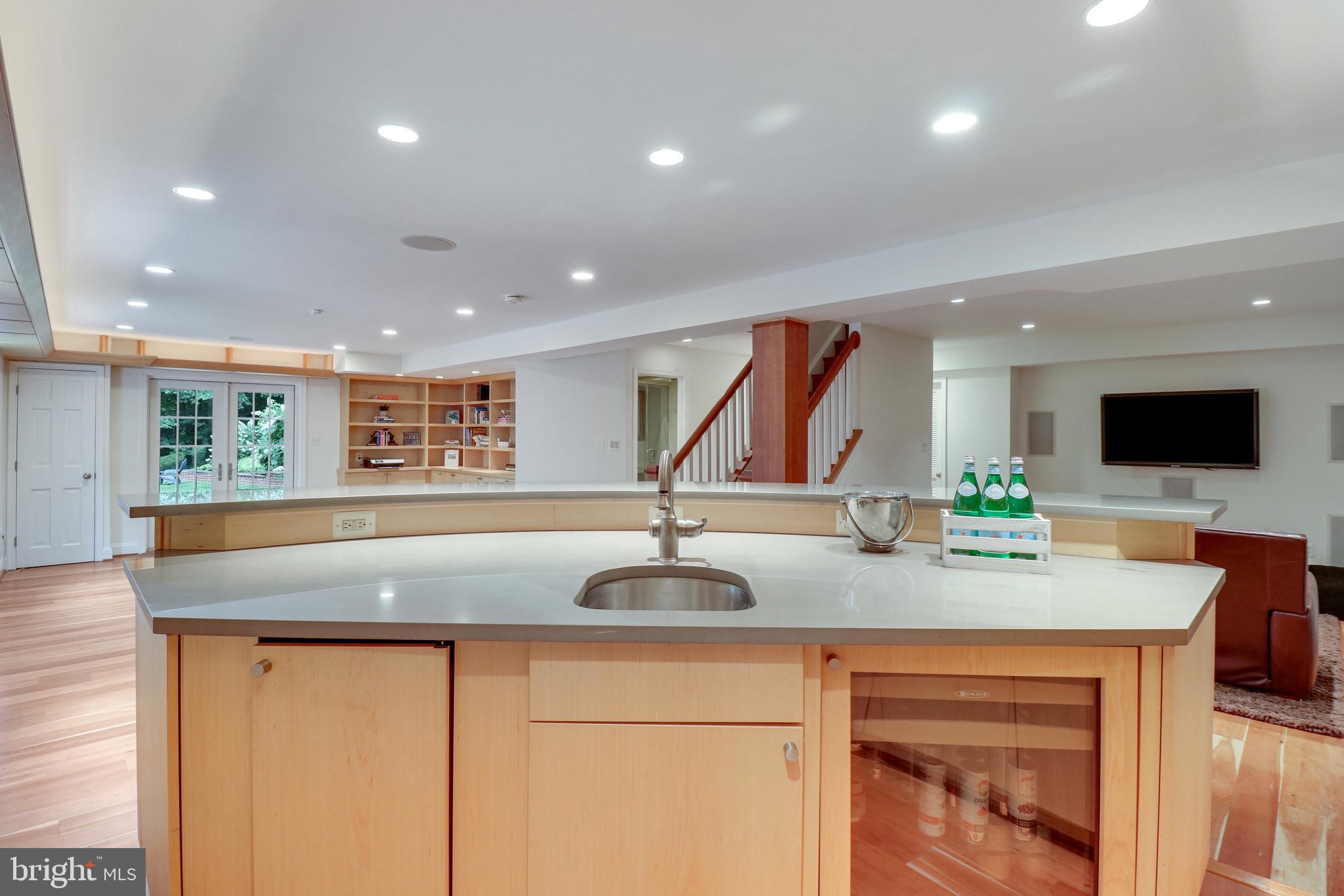 WOODSIDE ESTATES - Residential