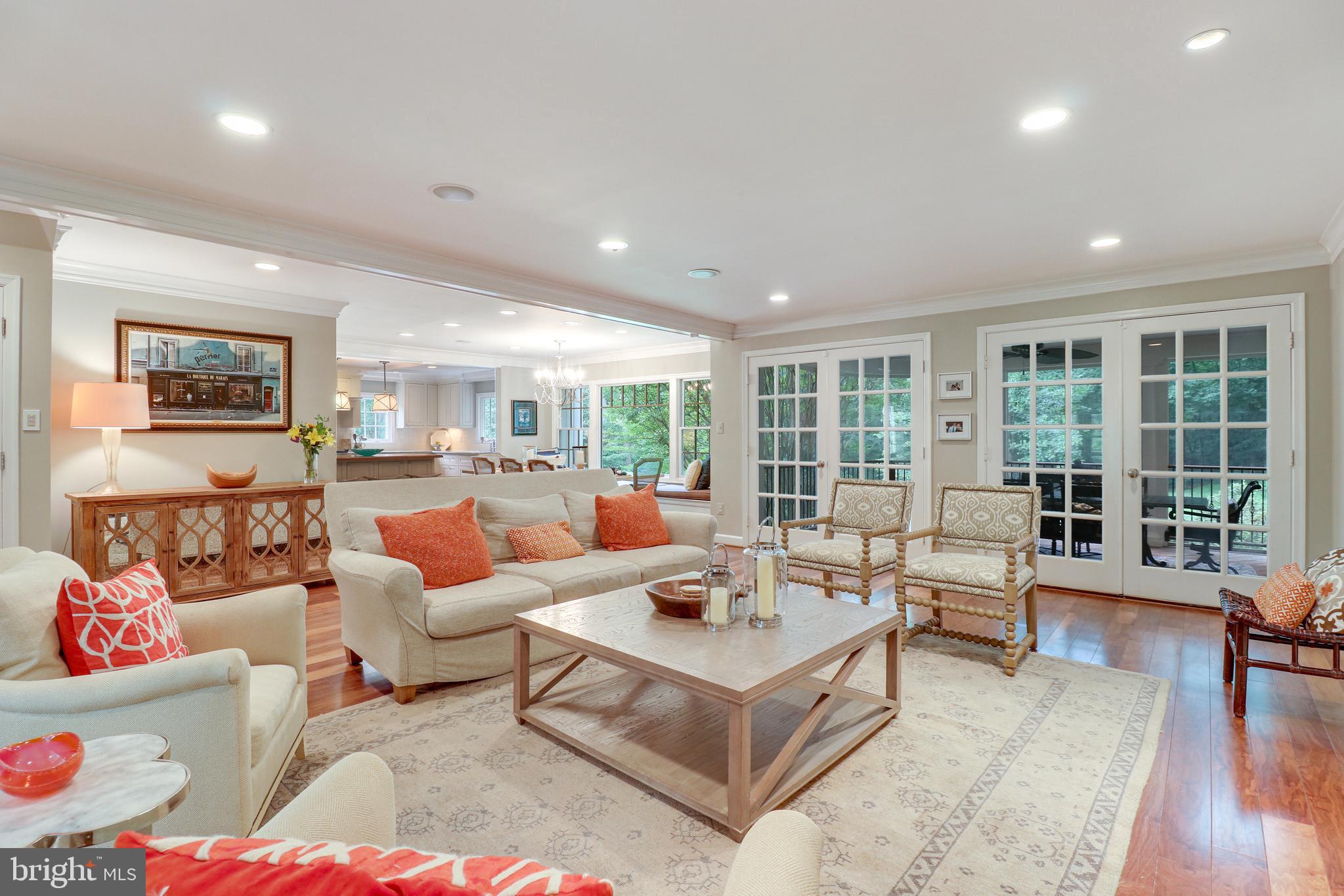 WOODSIDE ESTATES - Residential