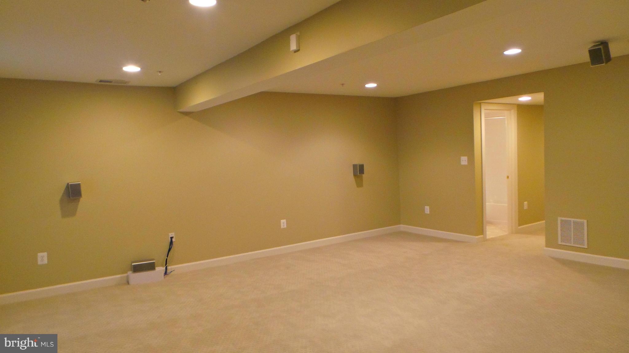 VILLAGES OF DORCHESTER - Residential Lease