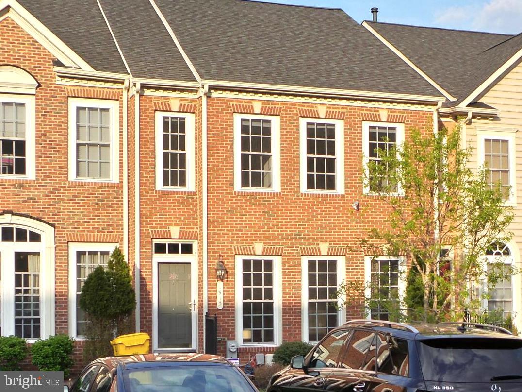 VILLAGES OF DORCHESTER - Residential Lease