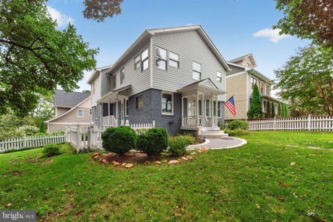 Homes For Sale - 2637 N Greenbrier Street<br/> Arlington County, ARLINGTON, VA 22207