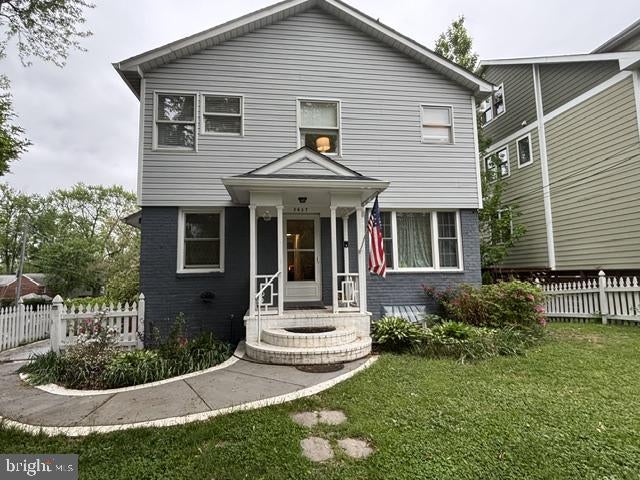 2637 N GREENBRIER STREET