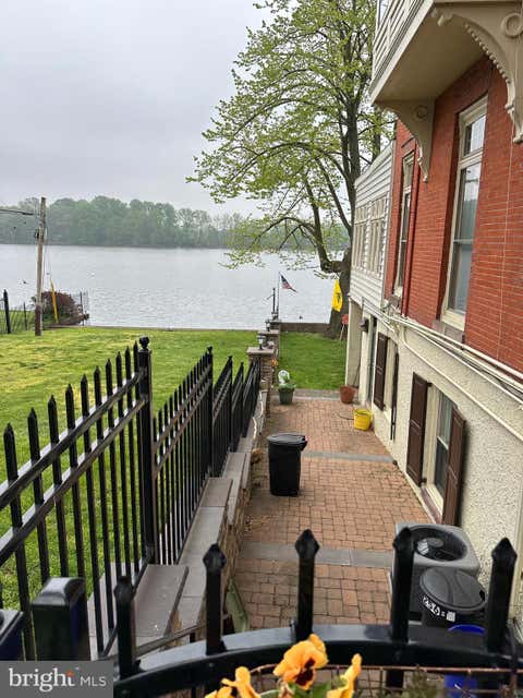 Townhouse For Rent - 256 Radcliffe Street #2ND FLOOR<br/> Bucks County, BRISTOL, PA 19007