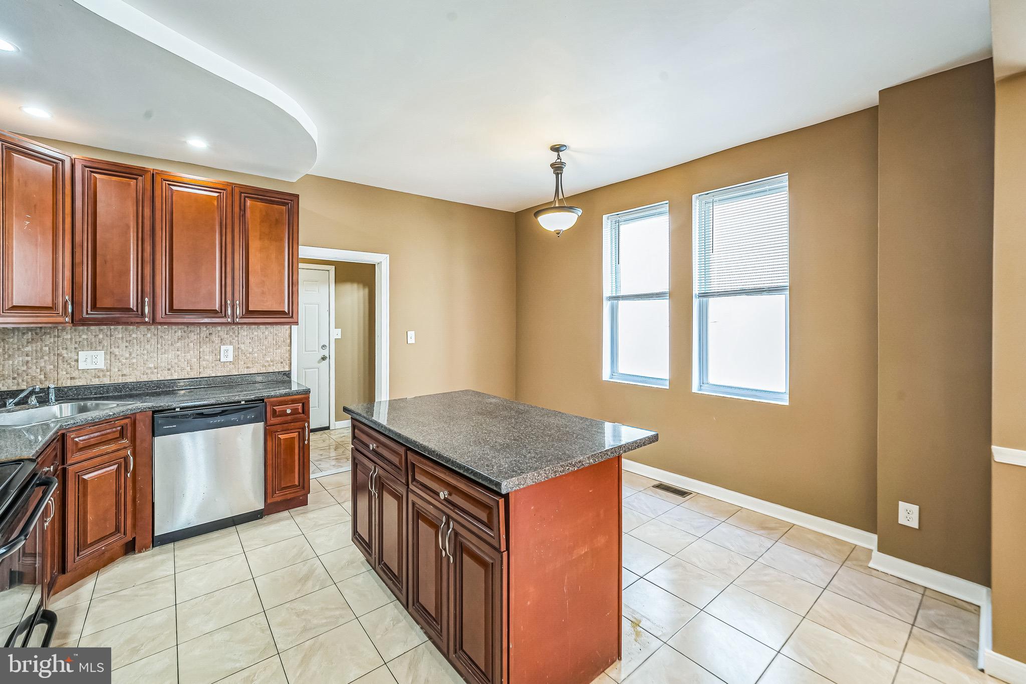 MANTUA - Residential