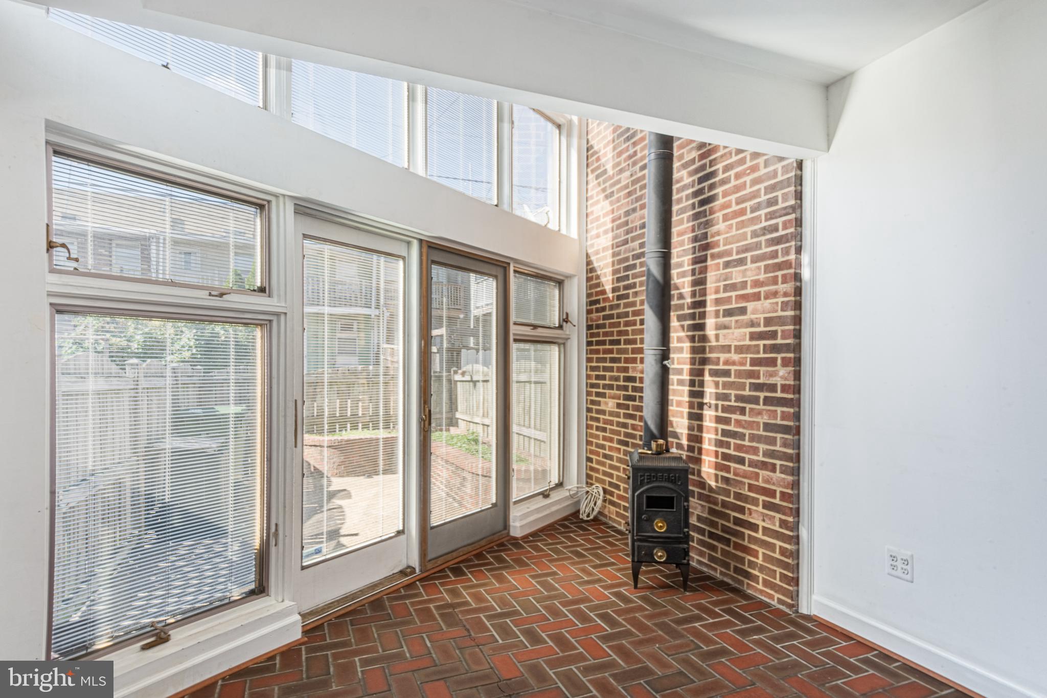 LOCUST POINT - Residential