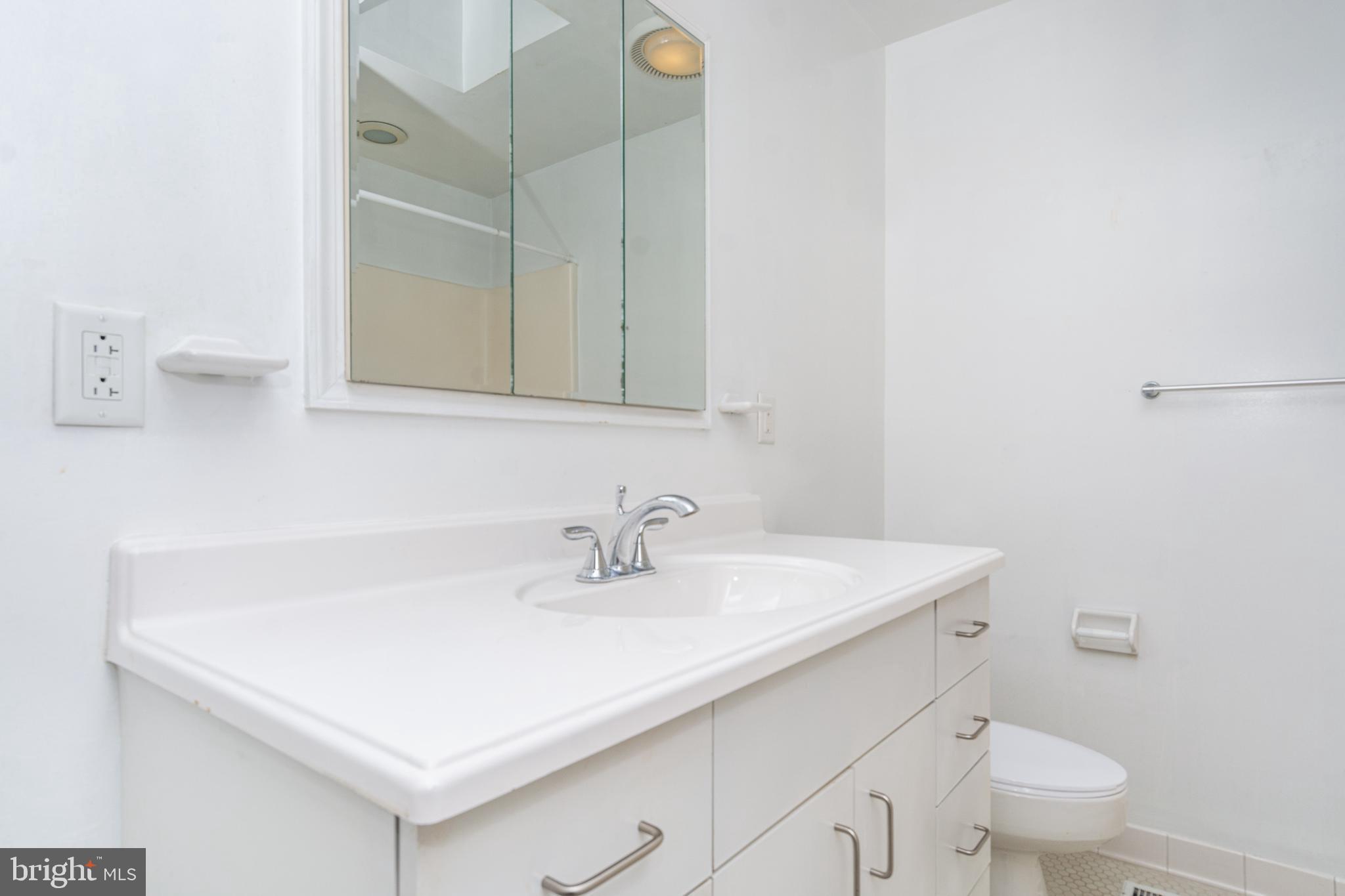 LOCUST POINT - Residential