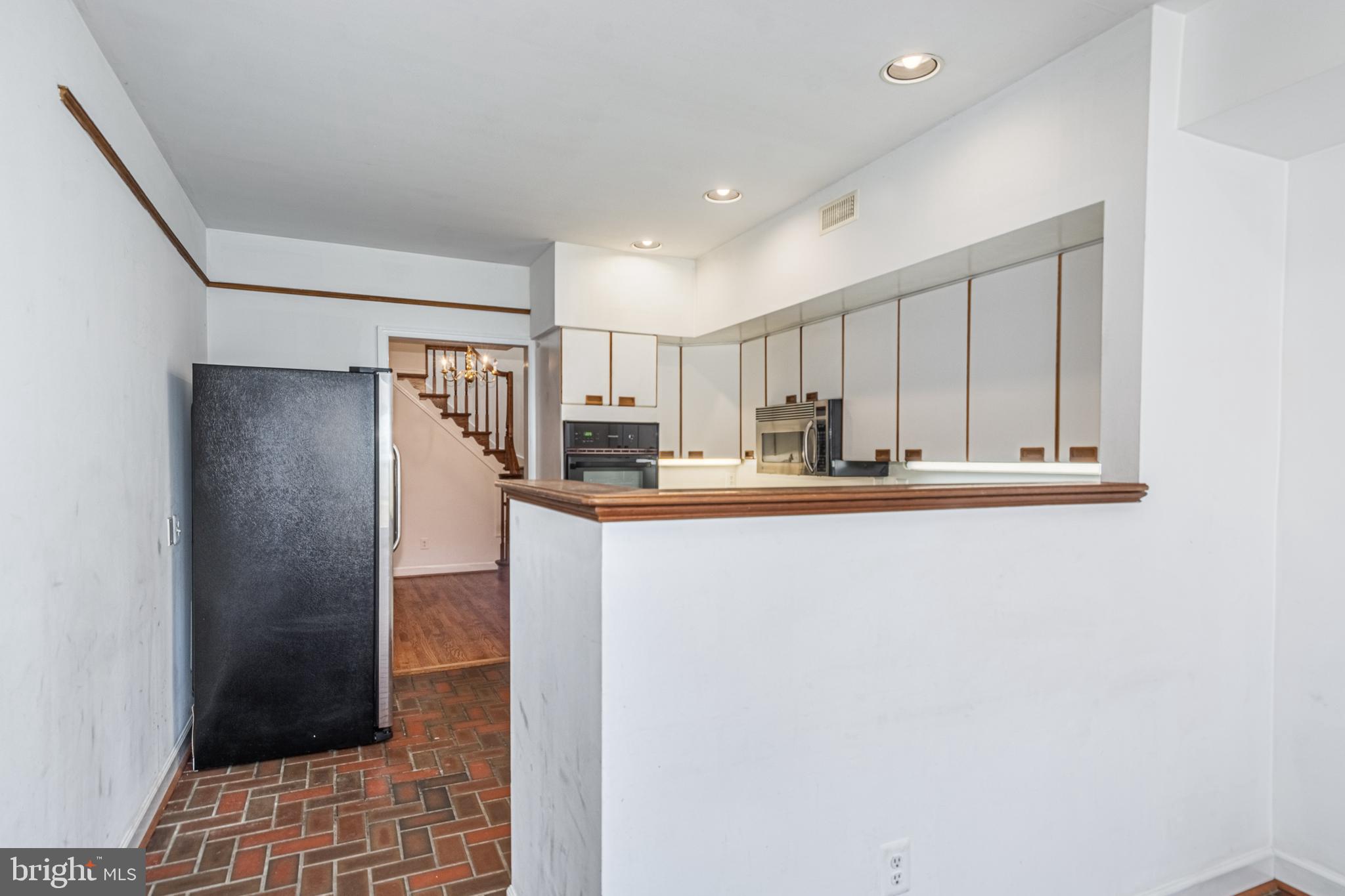 LOCUST POINT - Residential