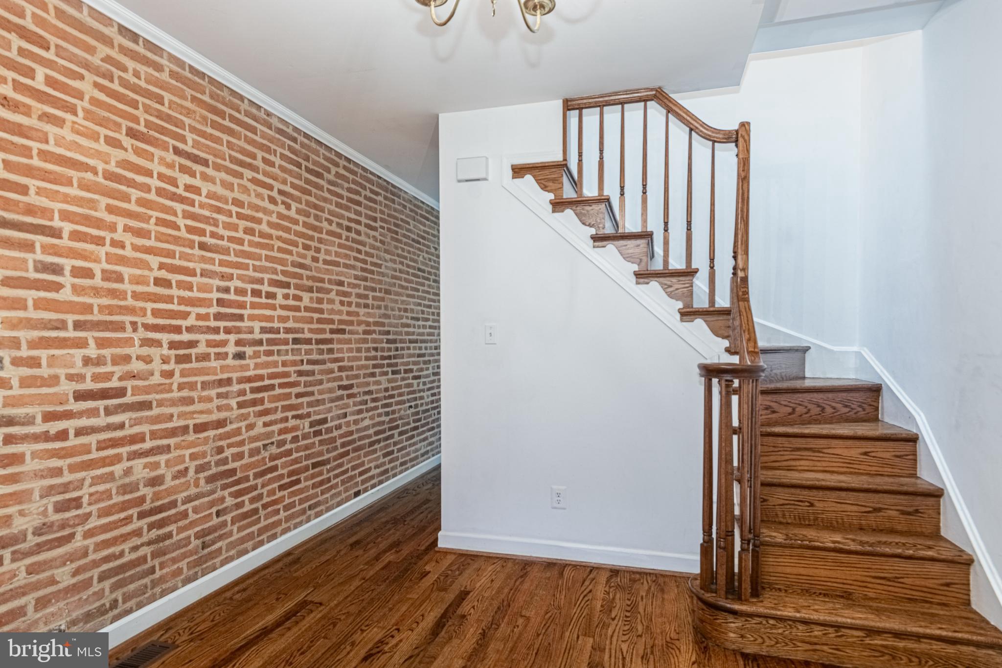 LOCUST POINT - Residential