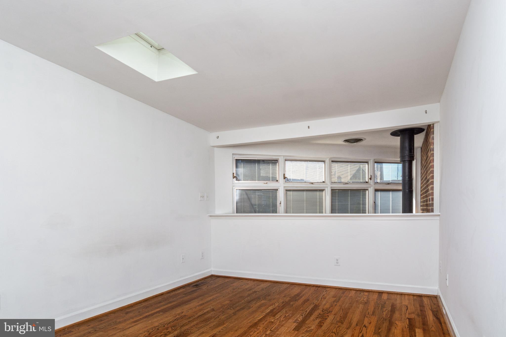 LOCUST POINT - Residential