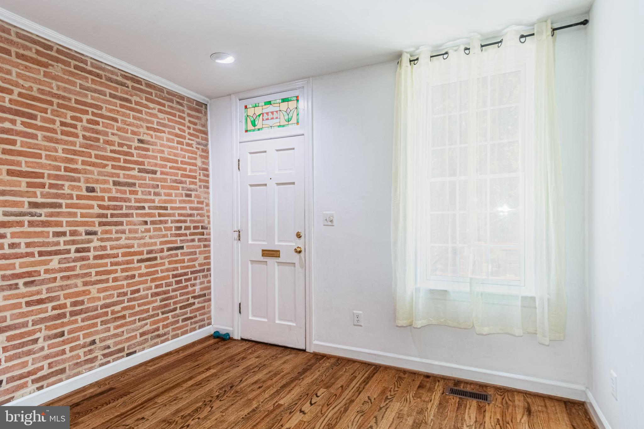 LOCUST POINT - Residential