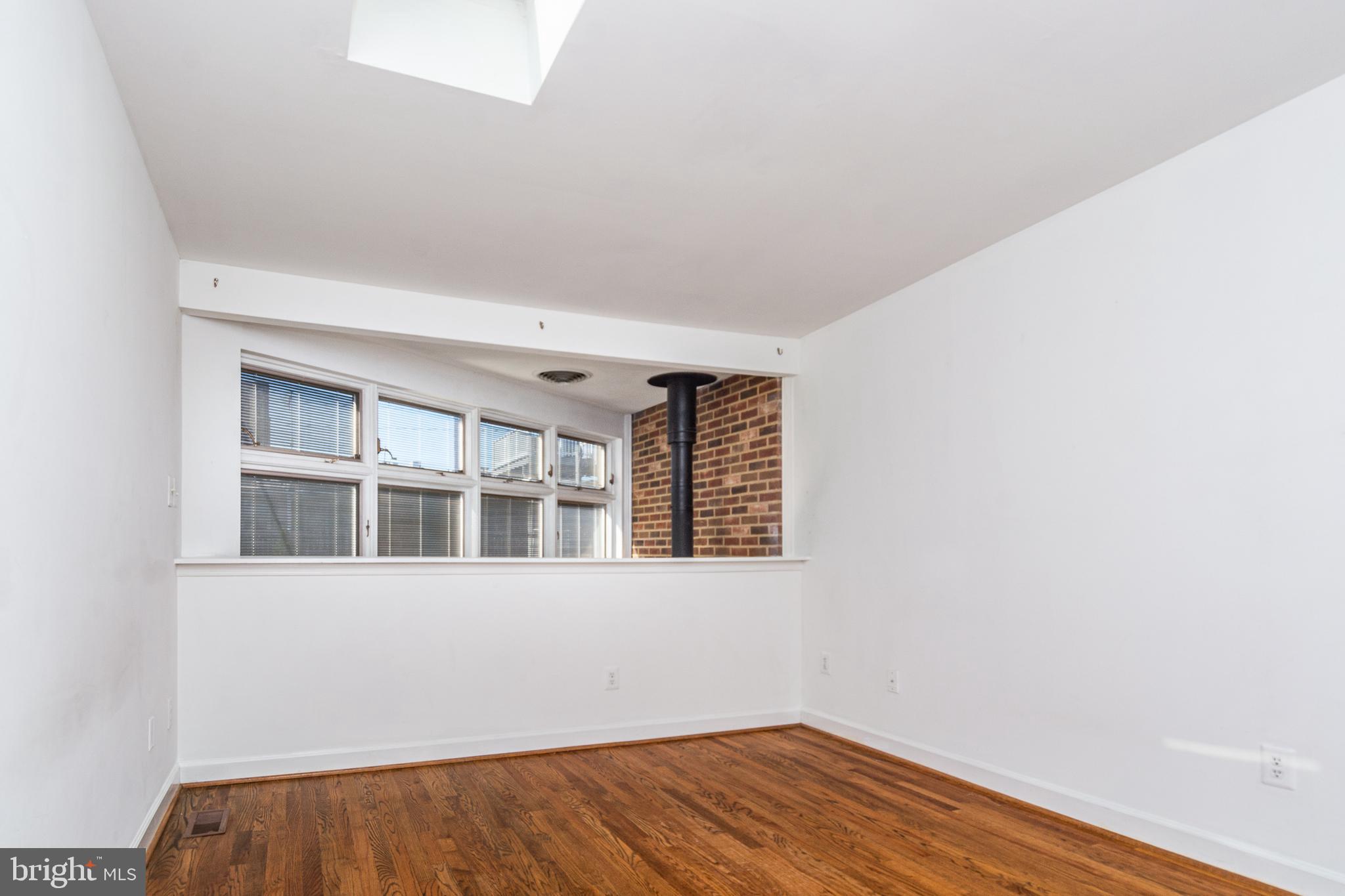 LOCUST POINT - Residential