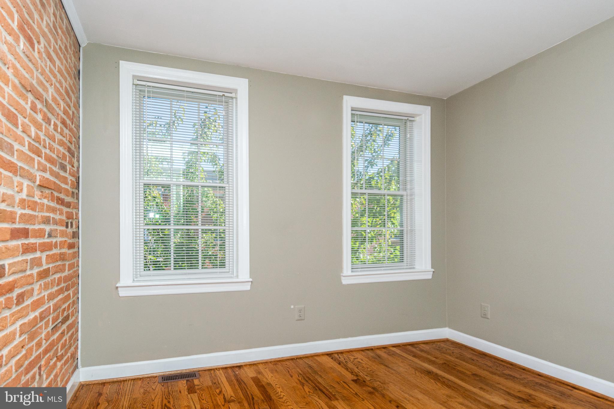 LOCUST POINT - Residential