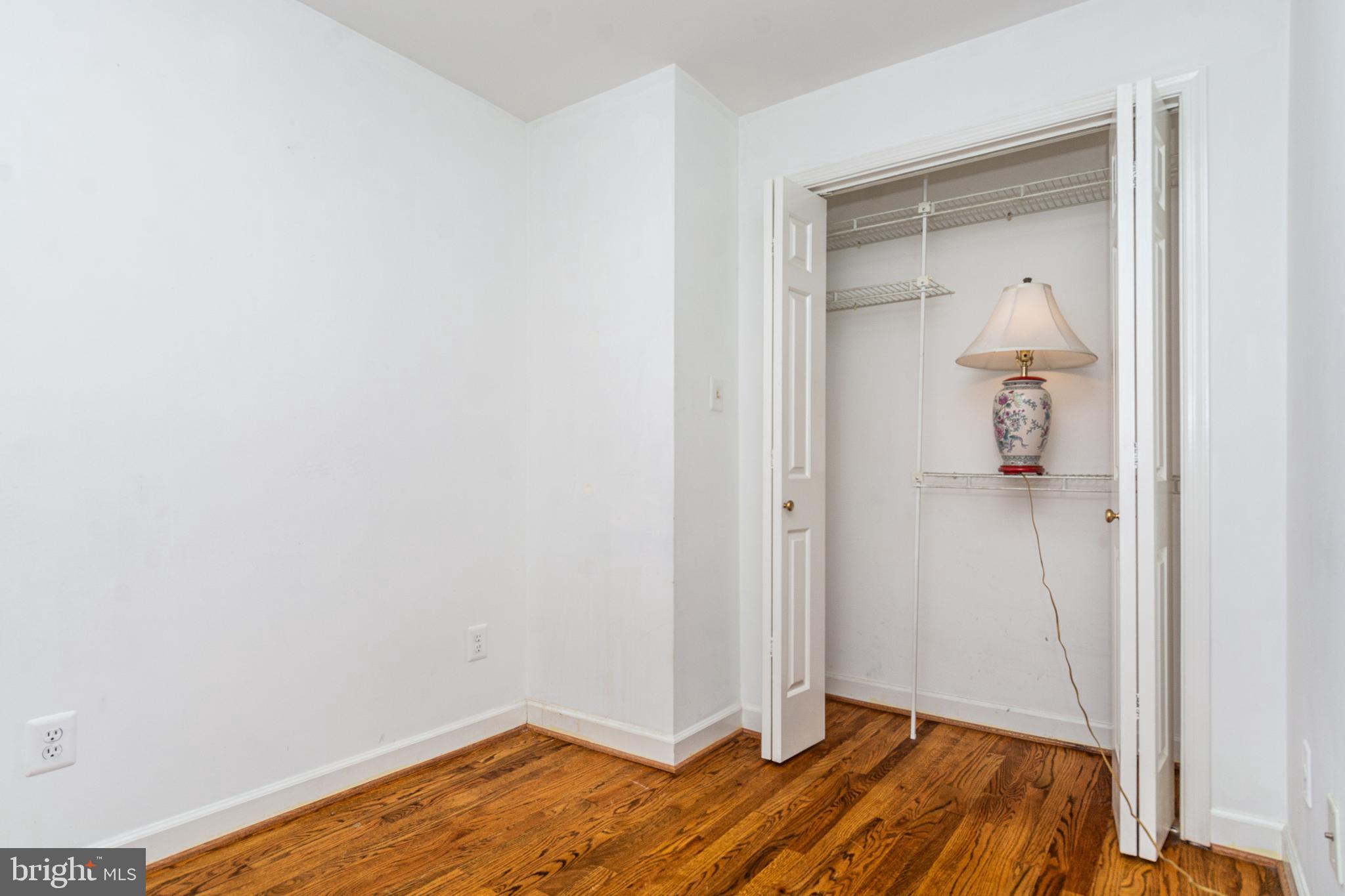 LOCUST POINT - Residential