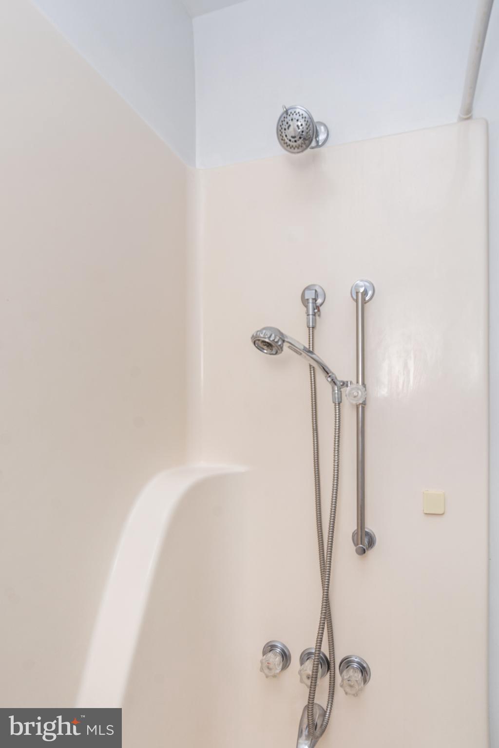 LOCUST POINT - Residential