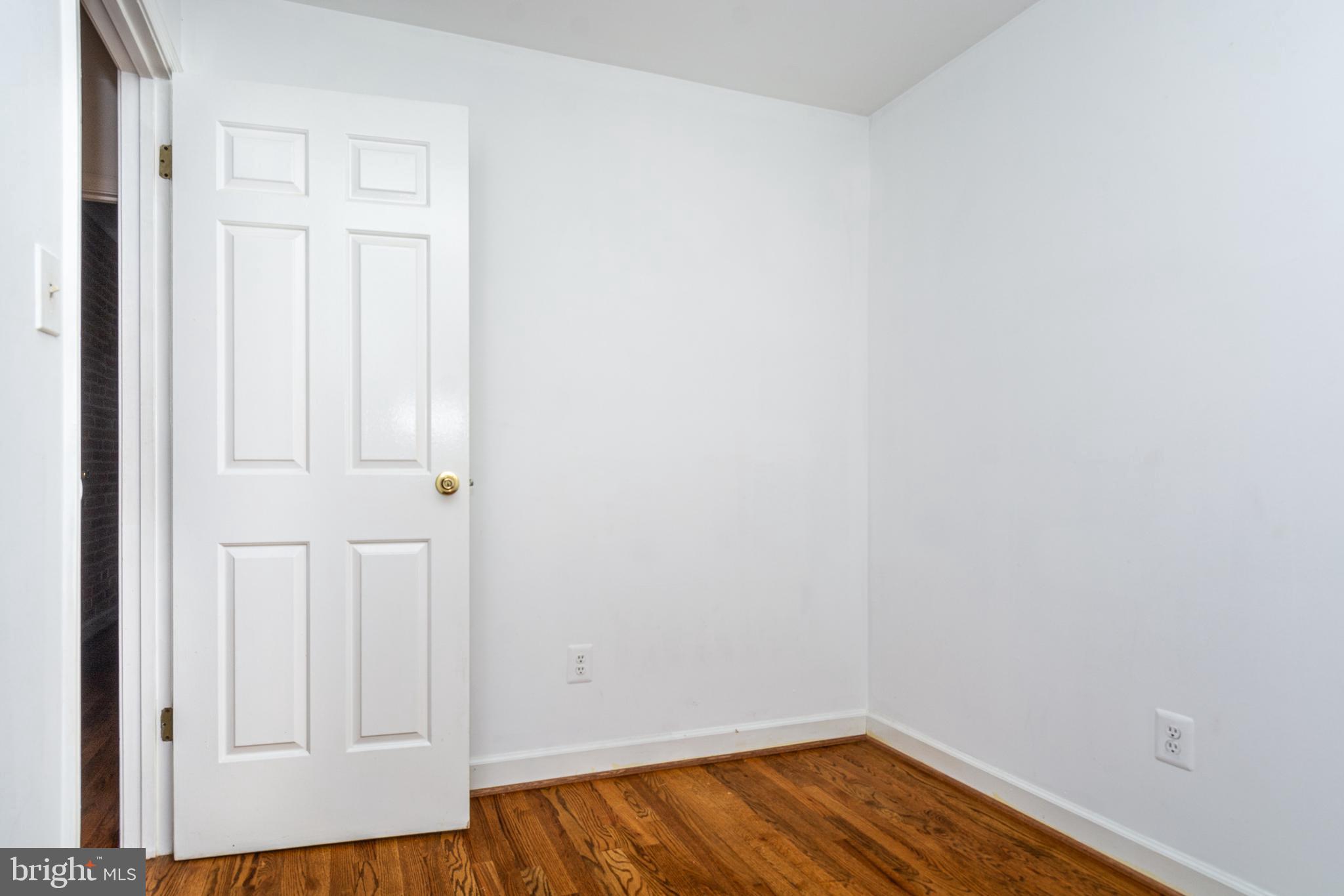 LOCUST POINT - Residential