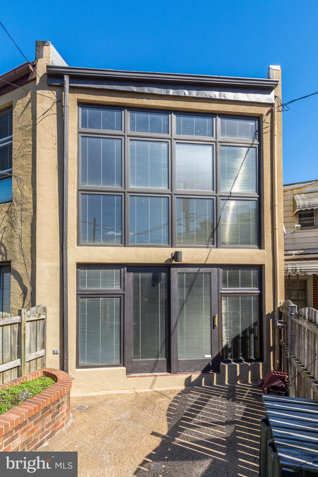 LOCUST POINT - Residential