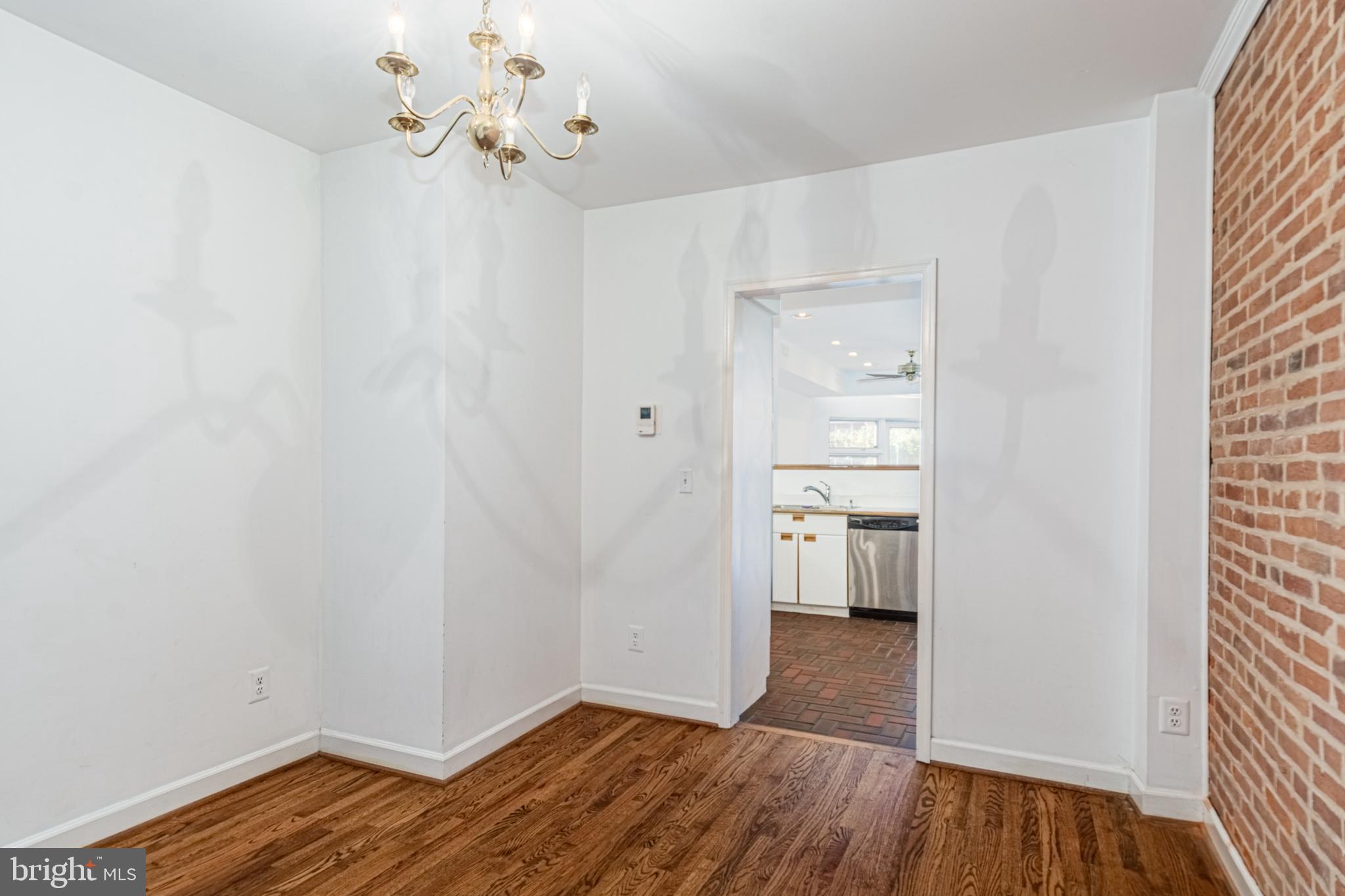 LOCUST POINT - Residential