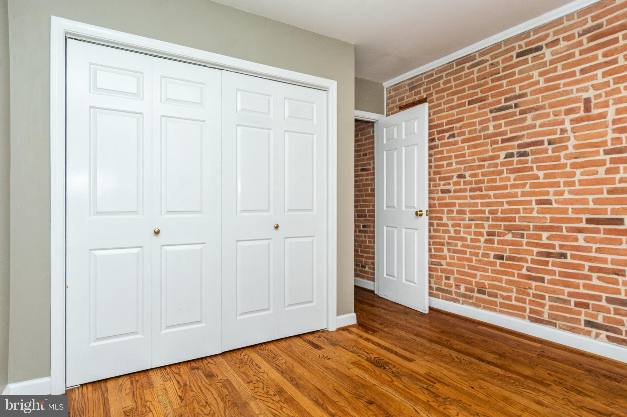 LOCUST POINT - Residential