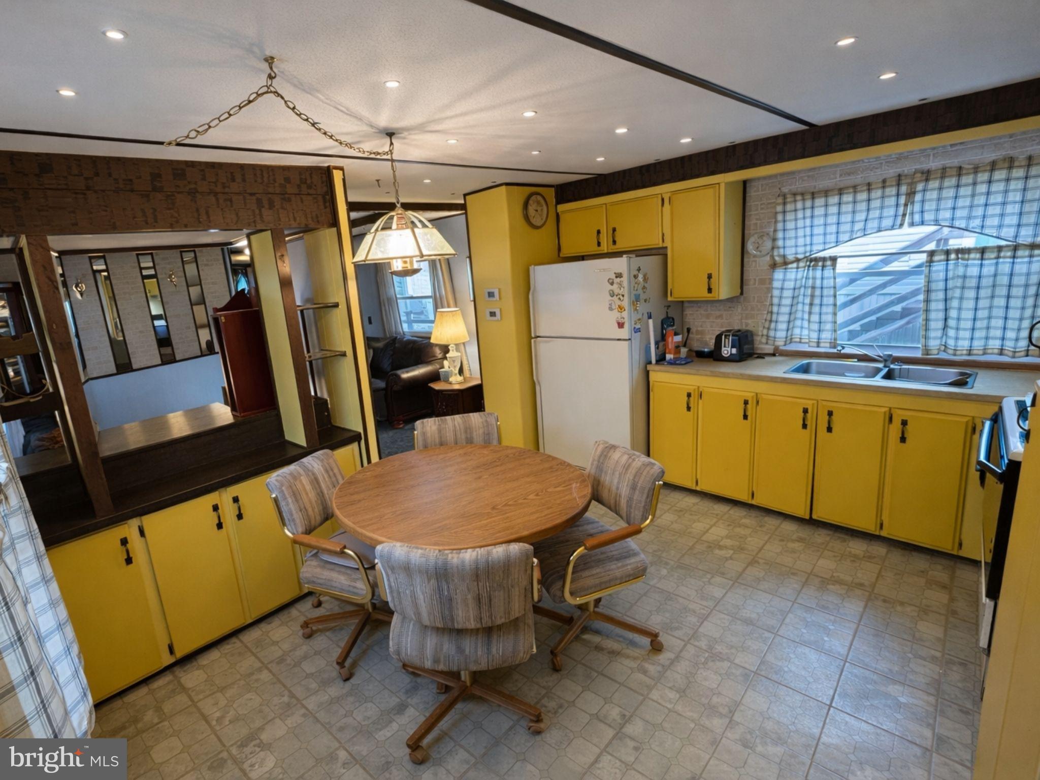 409 E MAIN STREET 26