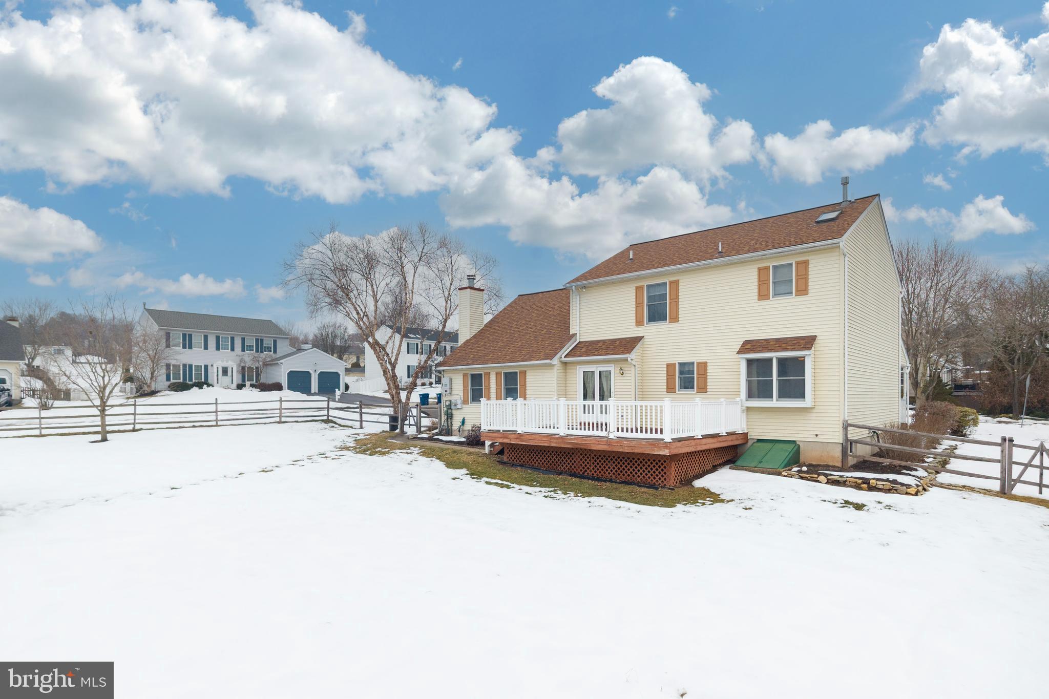 1537 MEADOWVIEW DRIVE