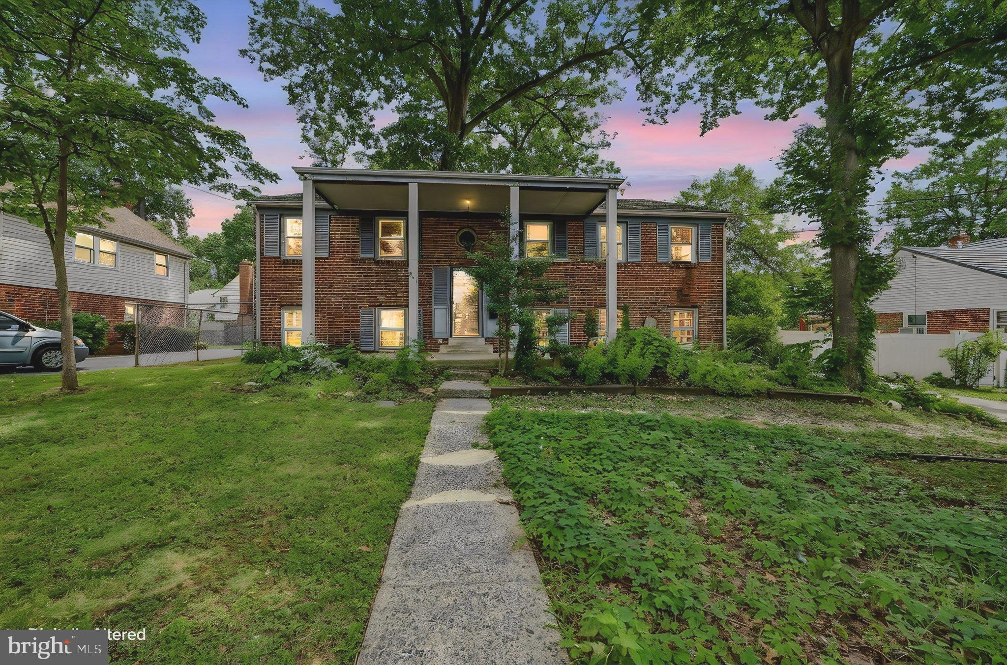933 WEST AVENUE
