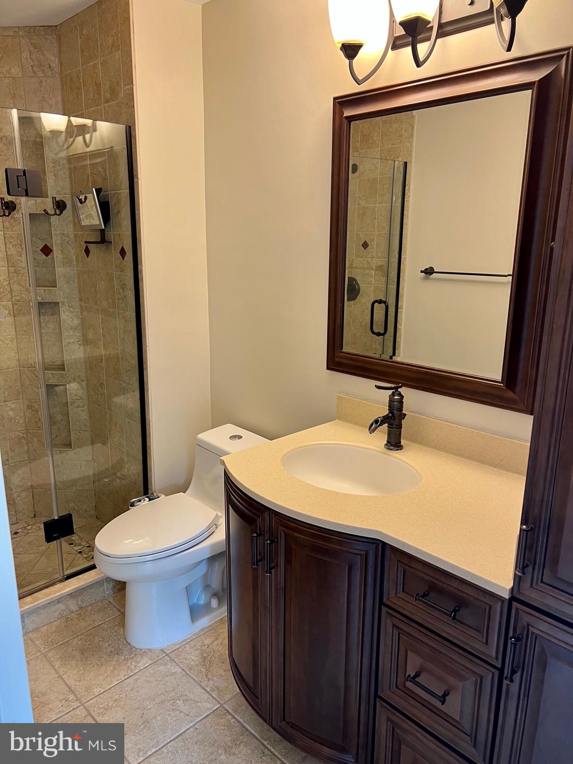 GUNNERS LAKE VILLAGE - Residential Lease