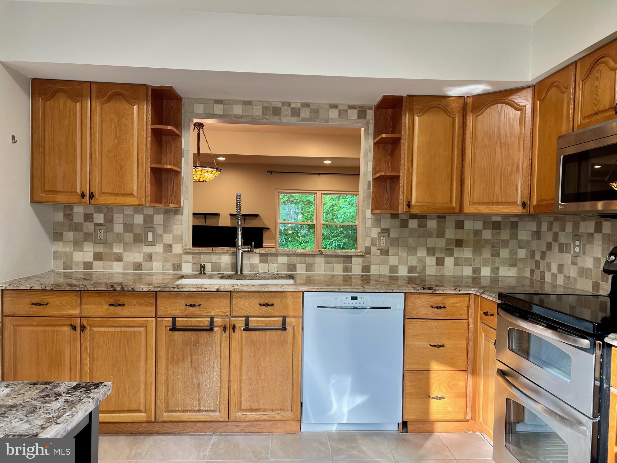 GUNNERS LAKE VILLAGE - Residential Lease