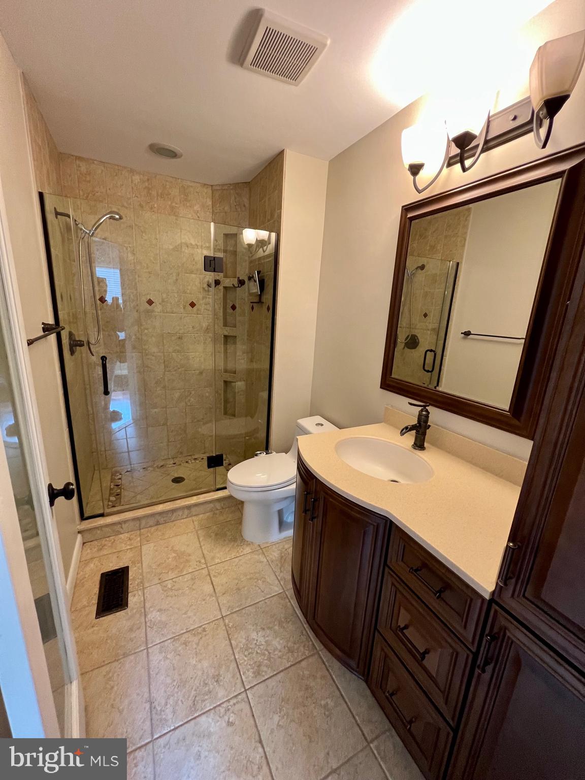 GUNNERS LAKE VILLAGE - Residential Lease