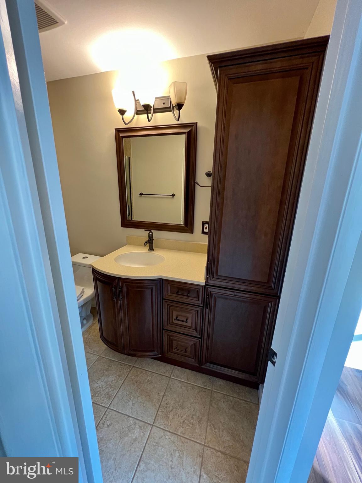 GUNNERS LAKE VILLAGE - Residential Lease