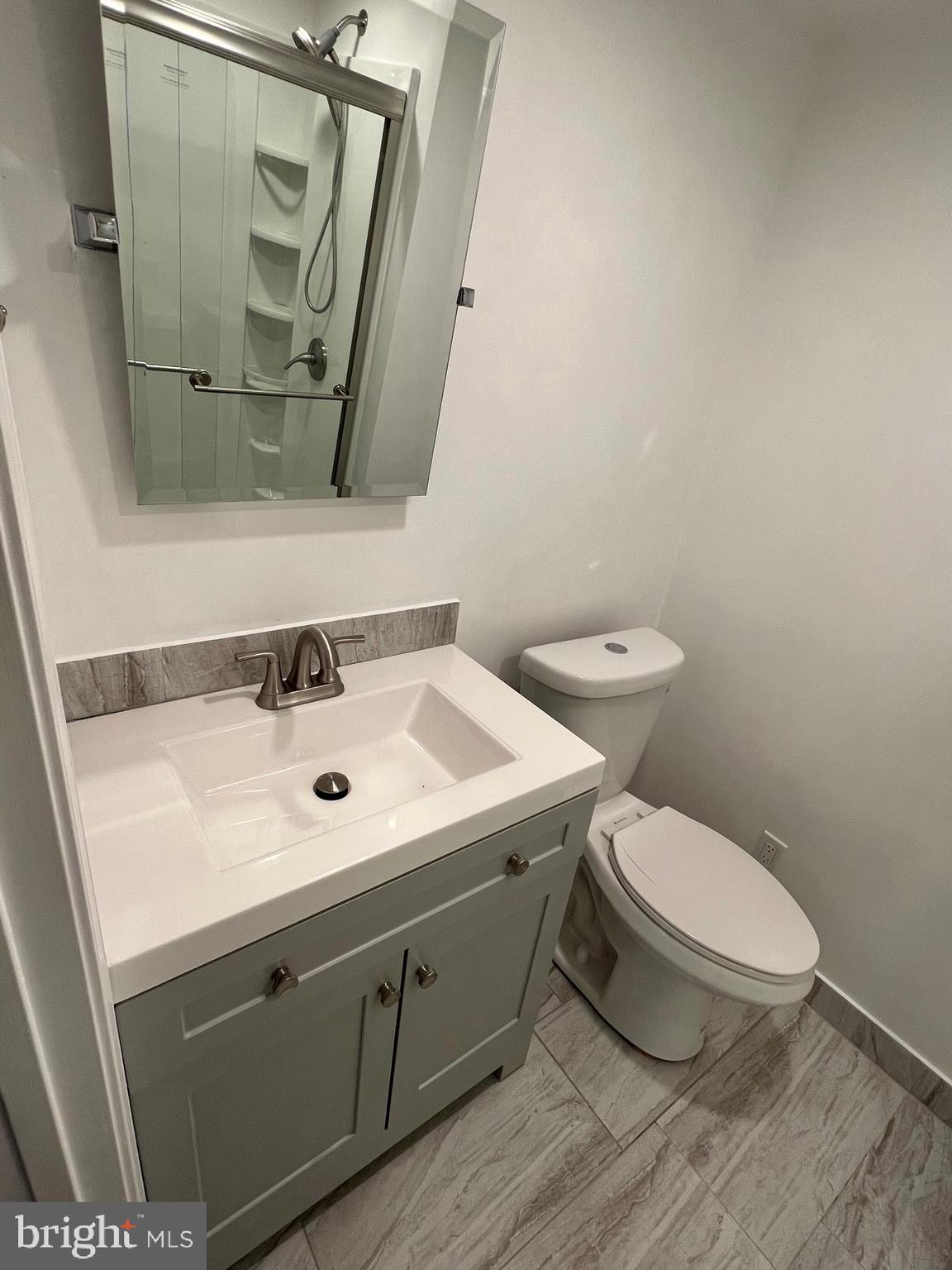 GUNNERS LAKE VILLAGE - Residential Lease