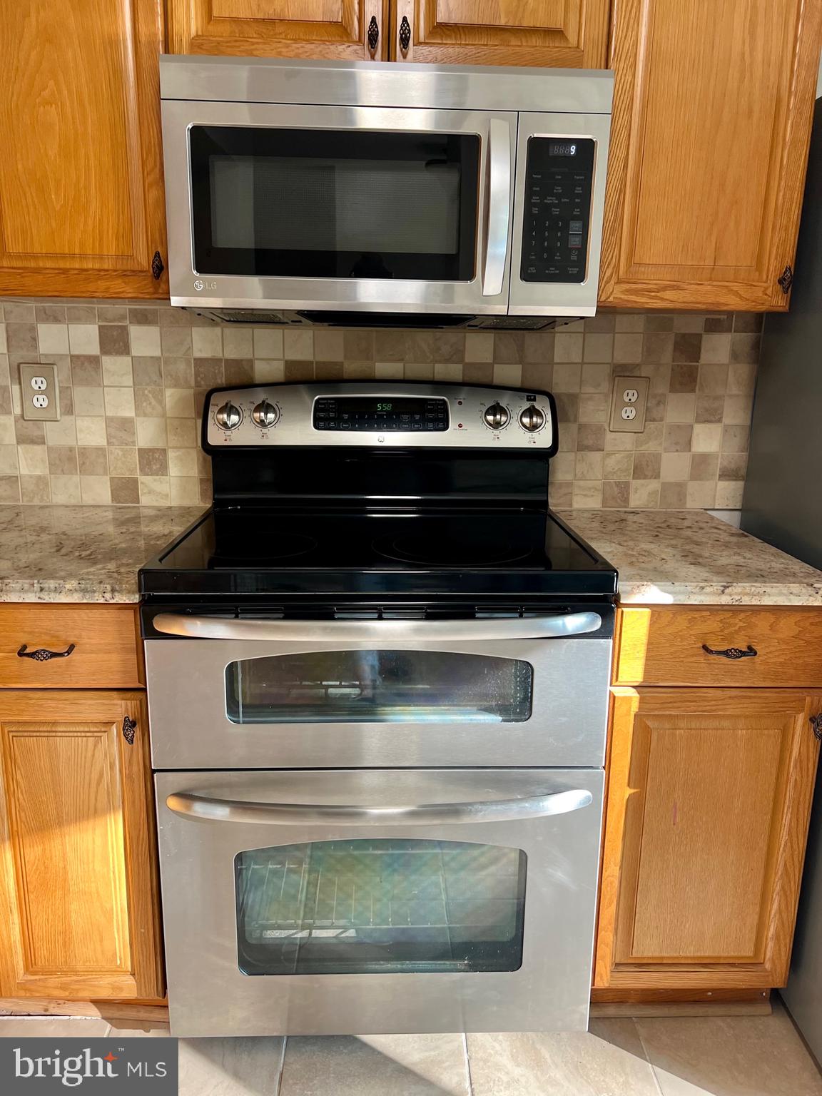 GUNNERS LAKE VILLAGE - Residential Lease