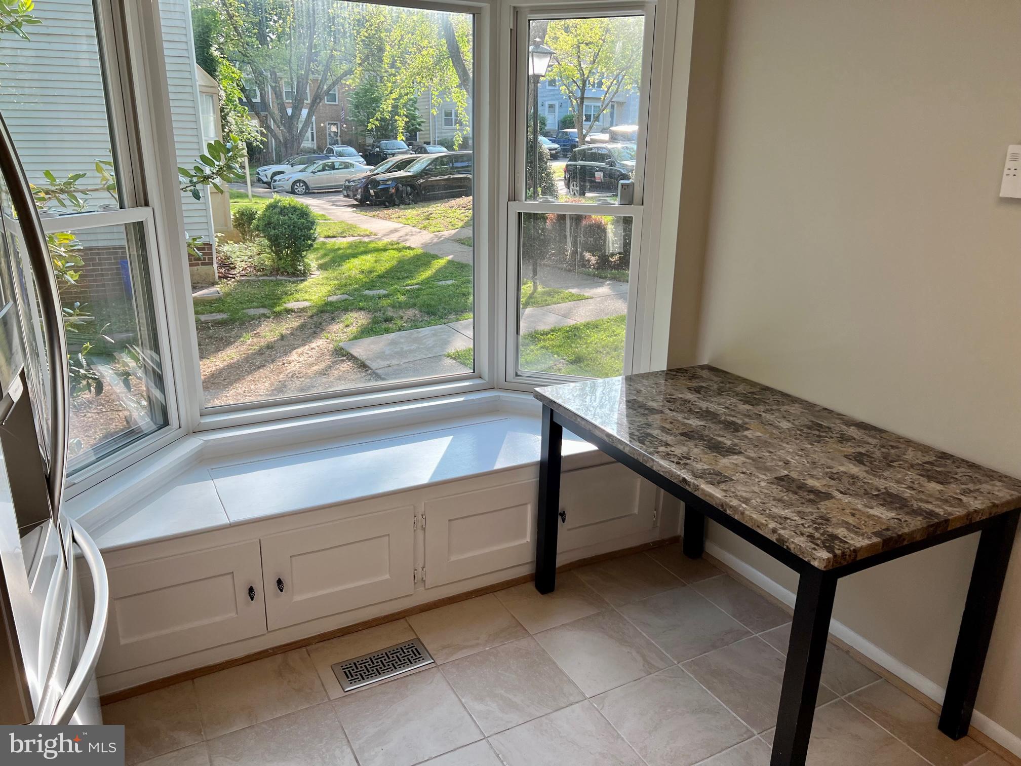 GUNNERS LAKE VILLAGE - Residential Lease