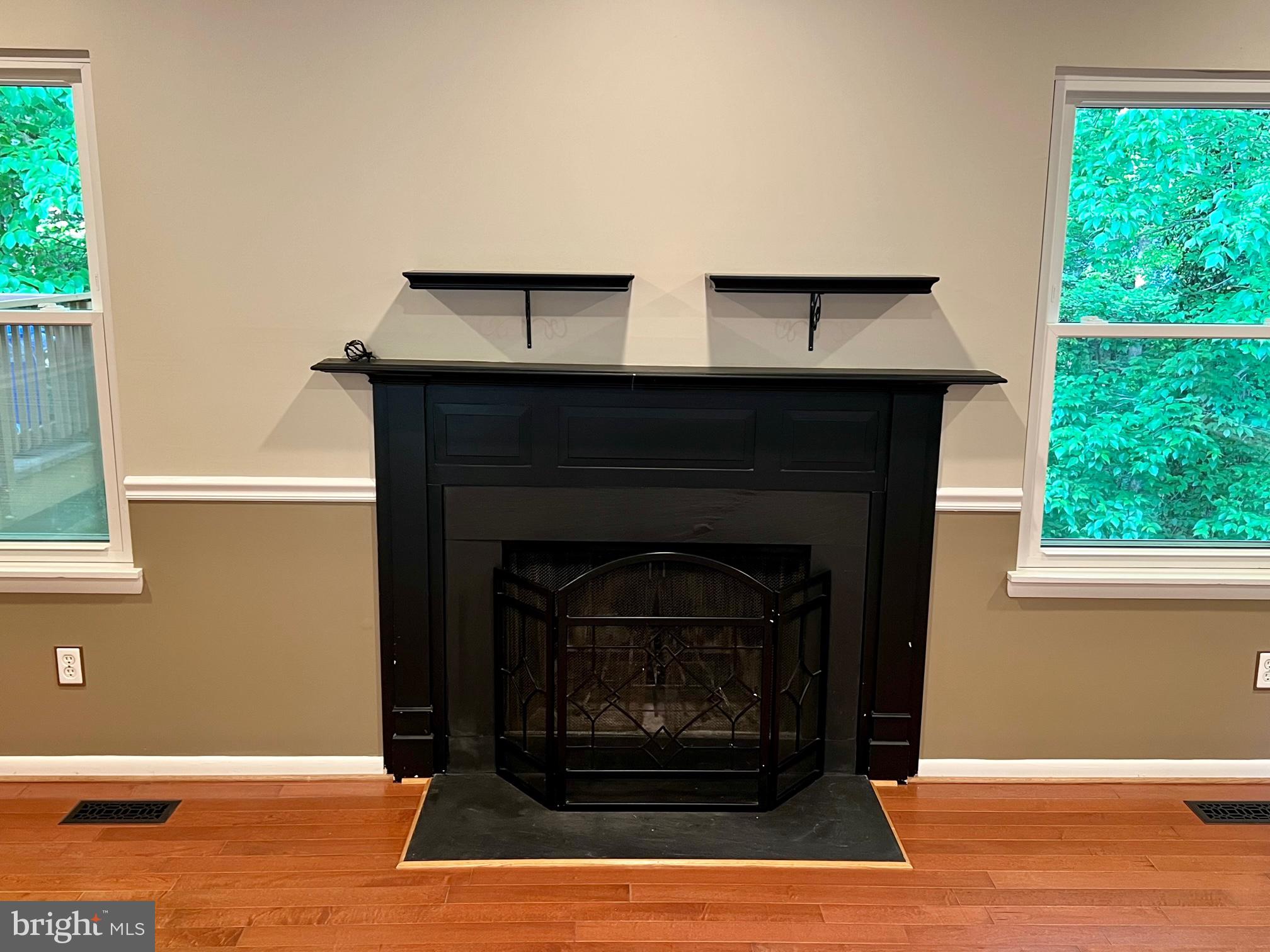 GUNNERS LAKE VILLAGE - Residential Lease