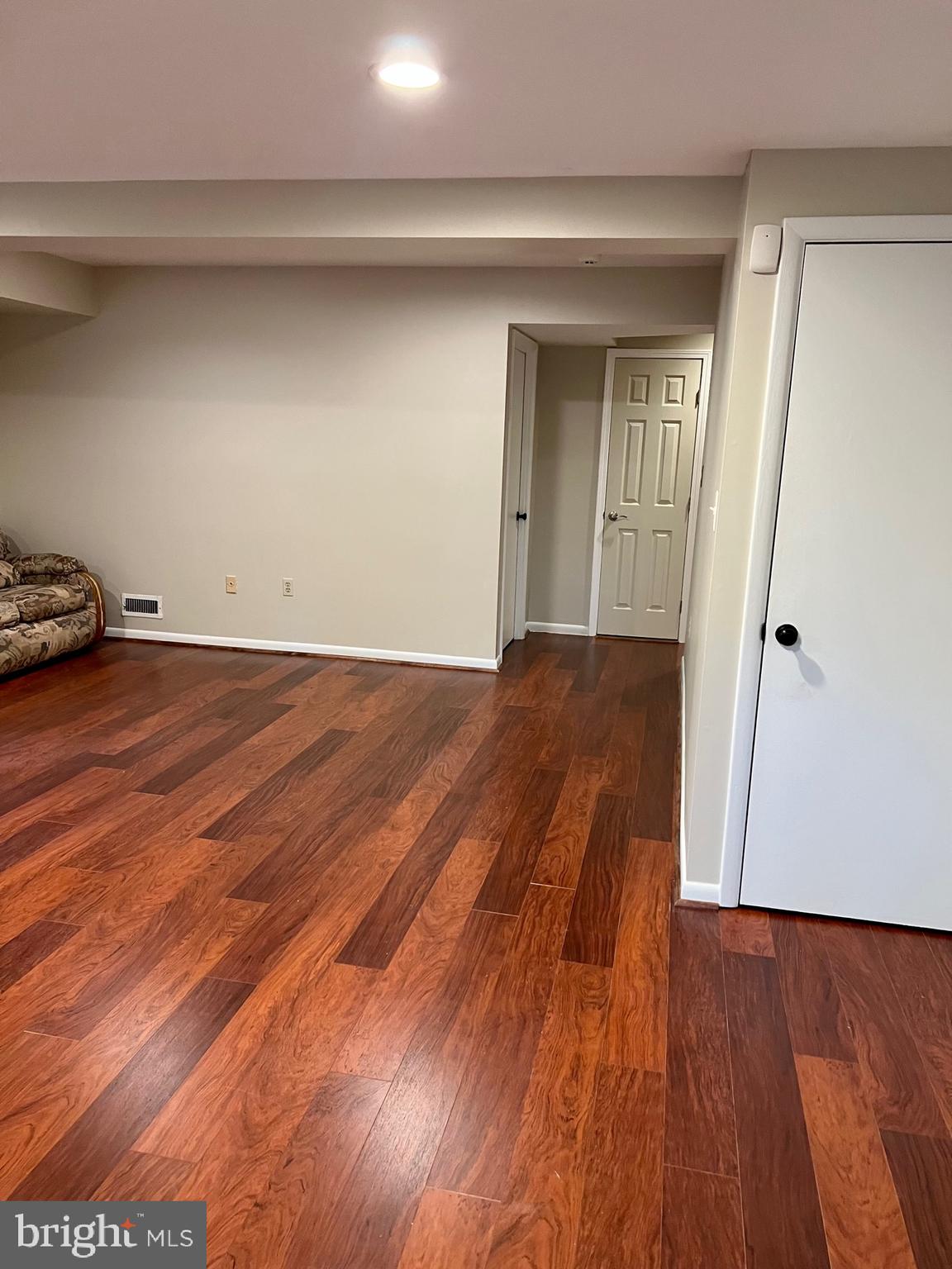 GUNNERS LAKE VILLAGE - Residential Lease