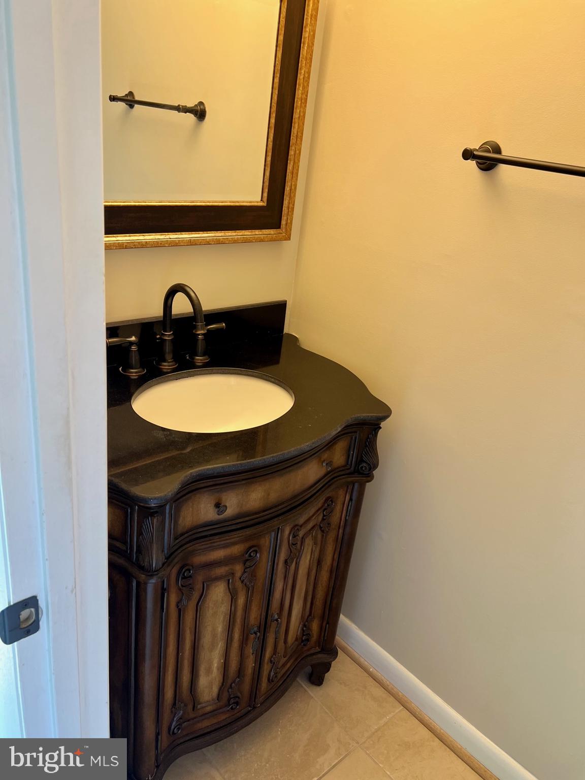 GUNNERS LAKE VILLAGE - Residential Lease